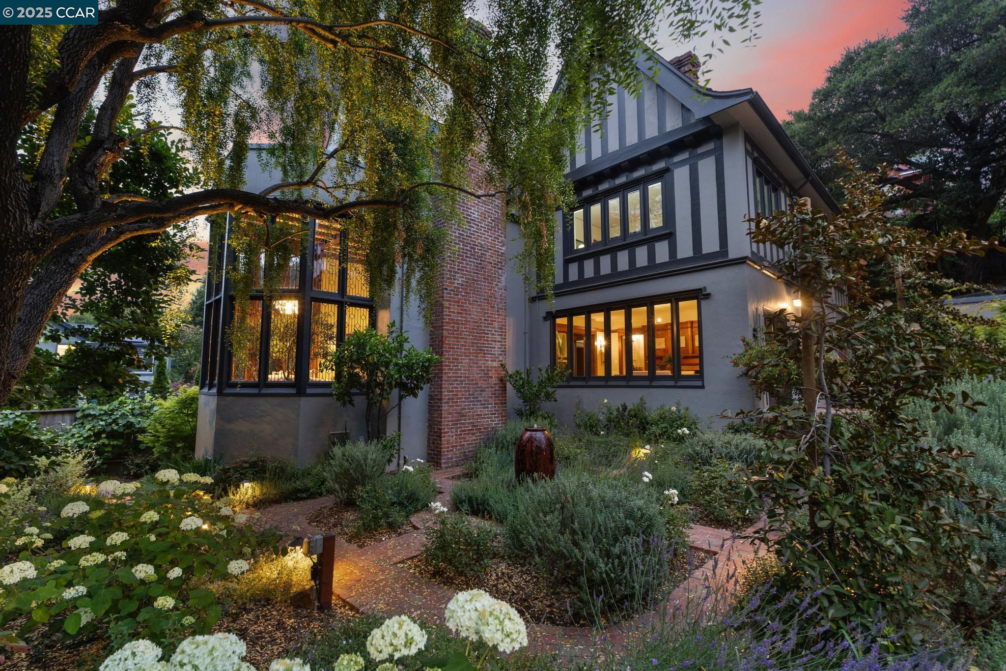 Detail Gallery Image 57 of 60 For 91 Tunnel Rd, Berkeley,  CA 94705 - 3 Beds | 2/1 Baths