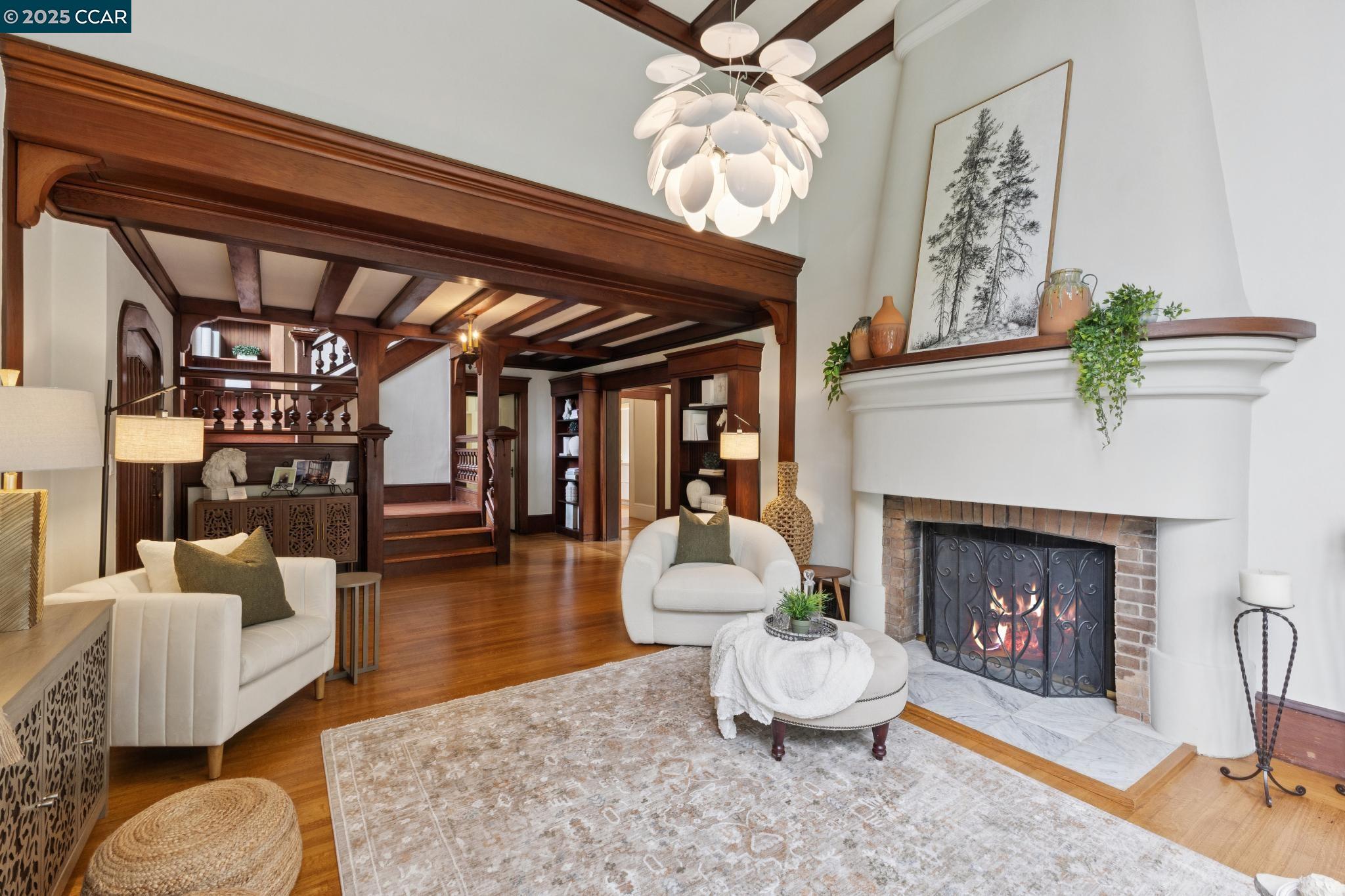 Detail Gallery Image 9 of 60 For 91 Tunnel Rd, Berkeley,  CA 94705 - 3 Beds | 2/1 Baths