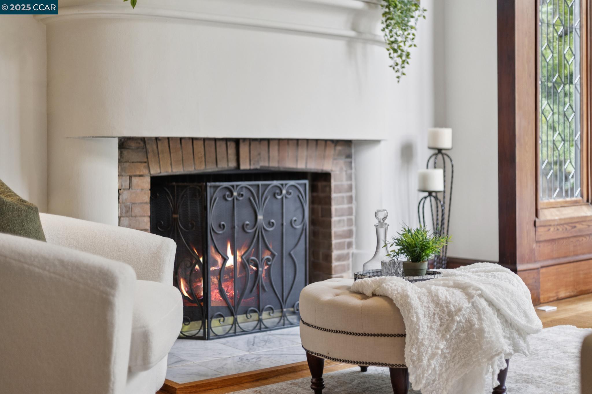 Detail Gallery Image 10 of 60 For 91 Tunnel Rd, Berkeley,  CA 94705 - 3 Beds | 2/1 Baths