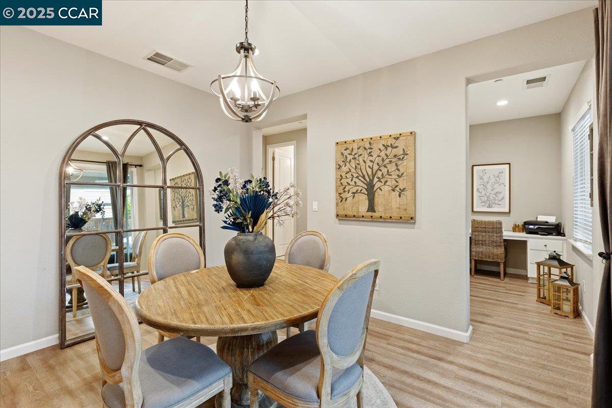 Detail Gallery Image 16 of 42 For 369 Parkfield Way, Oakley,  CA 94561 - 5 Beds | 4 Baths