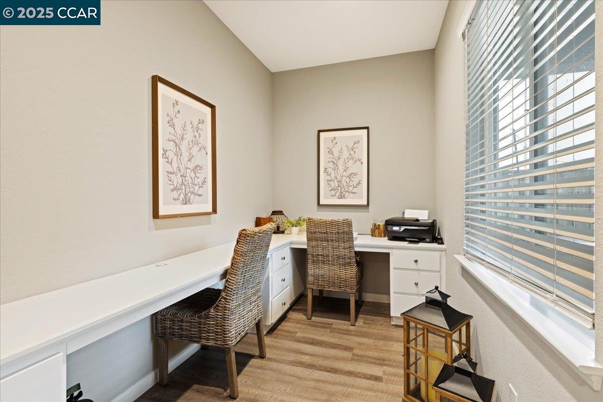 Detail Gallery Image 17 of 42 For 369 Parkfield Way, Oakley,  CA 94561 - 5 Beds | 4 Baths
