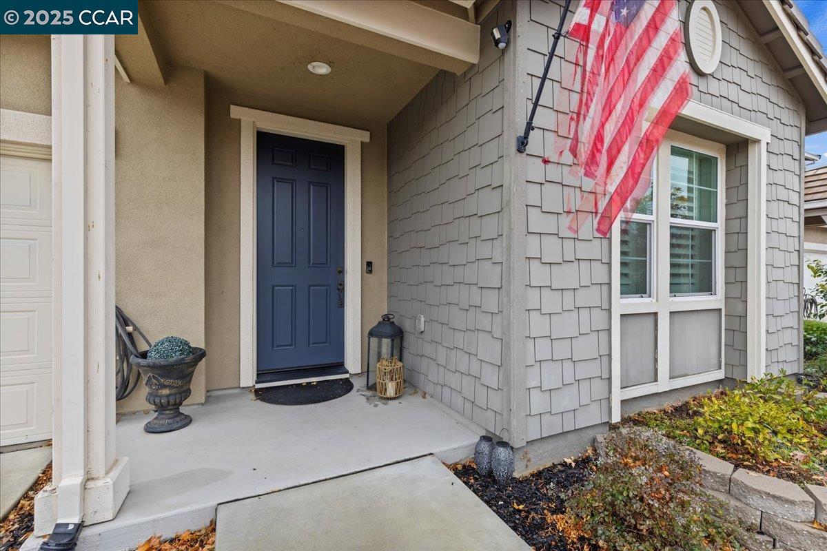 Detail Gallery Image 3 of 42 For 369 Parkfield Way, Oakley,  CA 94561 - 5 Beds | 4 Baths