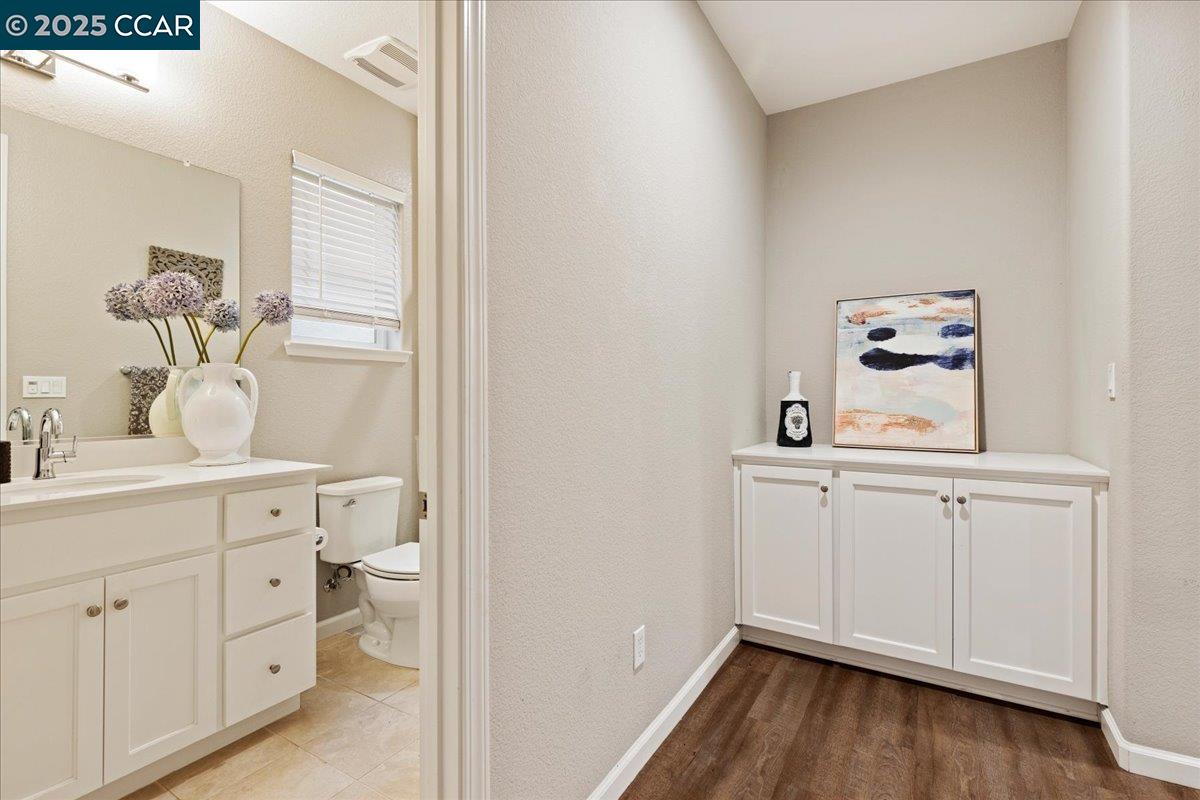 Detail Gallery Image 22 of 42 For 369 Parkfield Way, Oakley,  CA 94561 - 5 Beds | 4 Baths