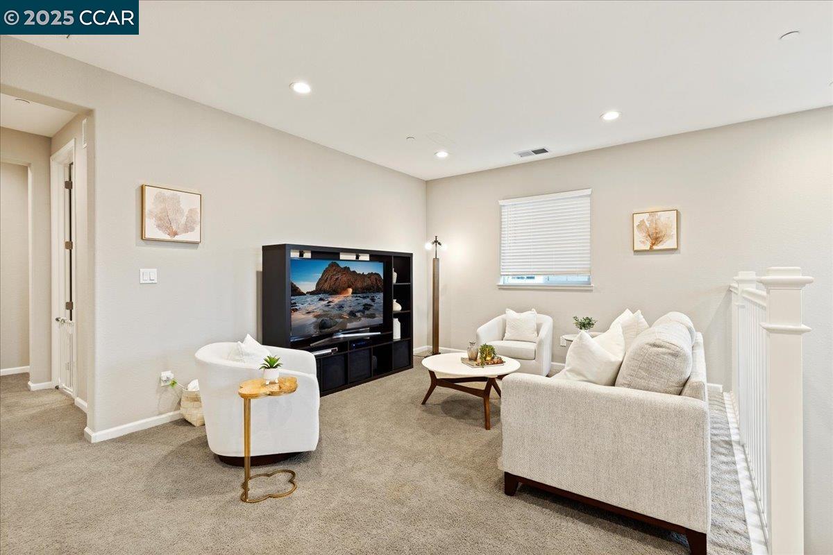 Detail Gallery Image 26 of 42 For 369 Parkfield Way, Oakley,  CA 94561 - 5 Beds | 4 Baths