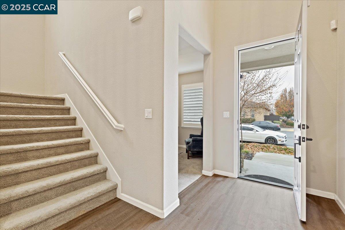 Detail Gallery Image 4 of 42 For 369 Parkfield Way, Oakley,  CA 94561 - 5 Beds | 4 Baths