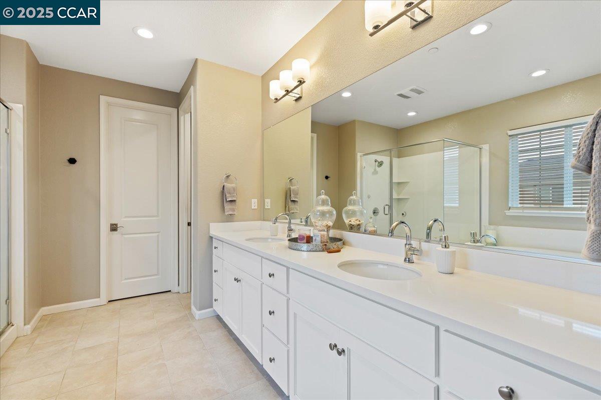 Detail Gallery Image 31 of 42 For 369 Parkfield Way, Oakley,  CA 94561 - 5 Beds | 4 Baths
