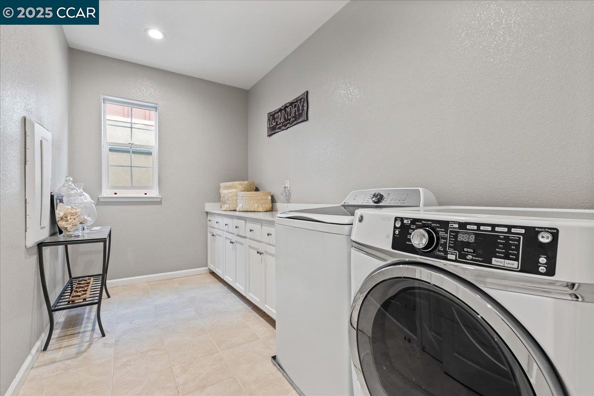 Detail Gallery Image 33 of 42 For 369 Parkfield Way, Oakley,  CA 94561 - 5 Beds | 4 Baths