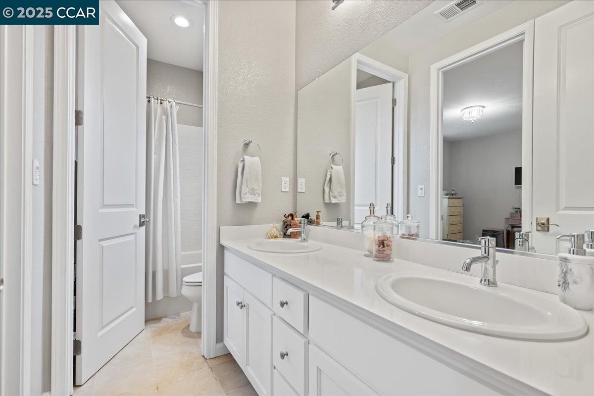 Detail Gallery Image 38 of 42 For 369 Parkfield Way, Oakley,  CA 94561 - 5 Beds | 4 Baths