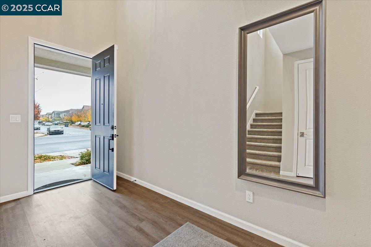 Detail Gallery Image 5 of 42 For 369 Parkfield Way, Oakley,  CA 94561 - 5 Beds | 4 Baths