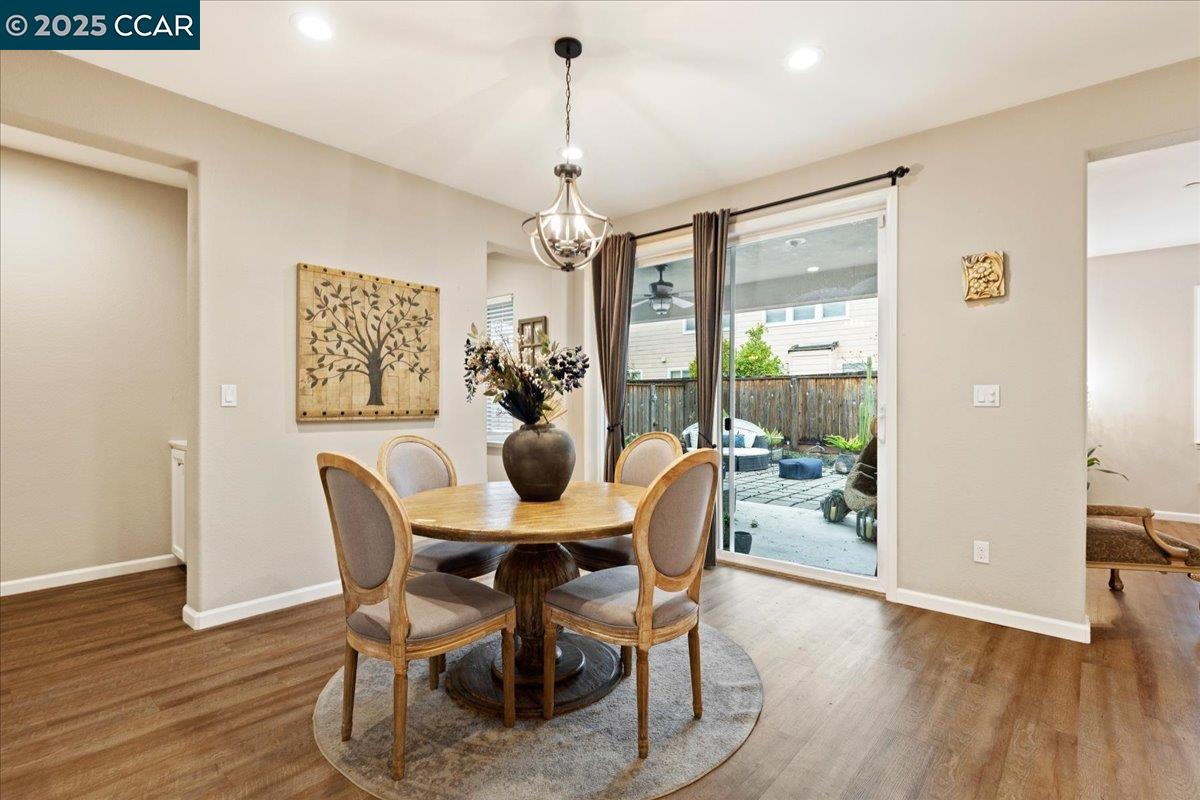Detail Gallery Image 7 of 42 For 369 Parkfield Way, Oakley,  CA 94561 - 5 Beds | 4 Baths