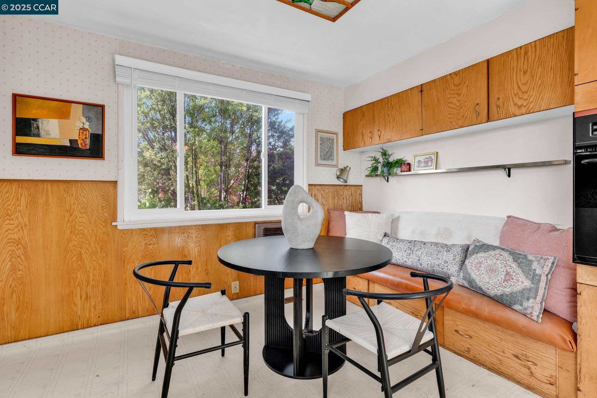 Detail Gallery Image 17 of 60 For 139 Arlington Ave, Kensington,  CA 94707 - 3 Beds | 2 Baths