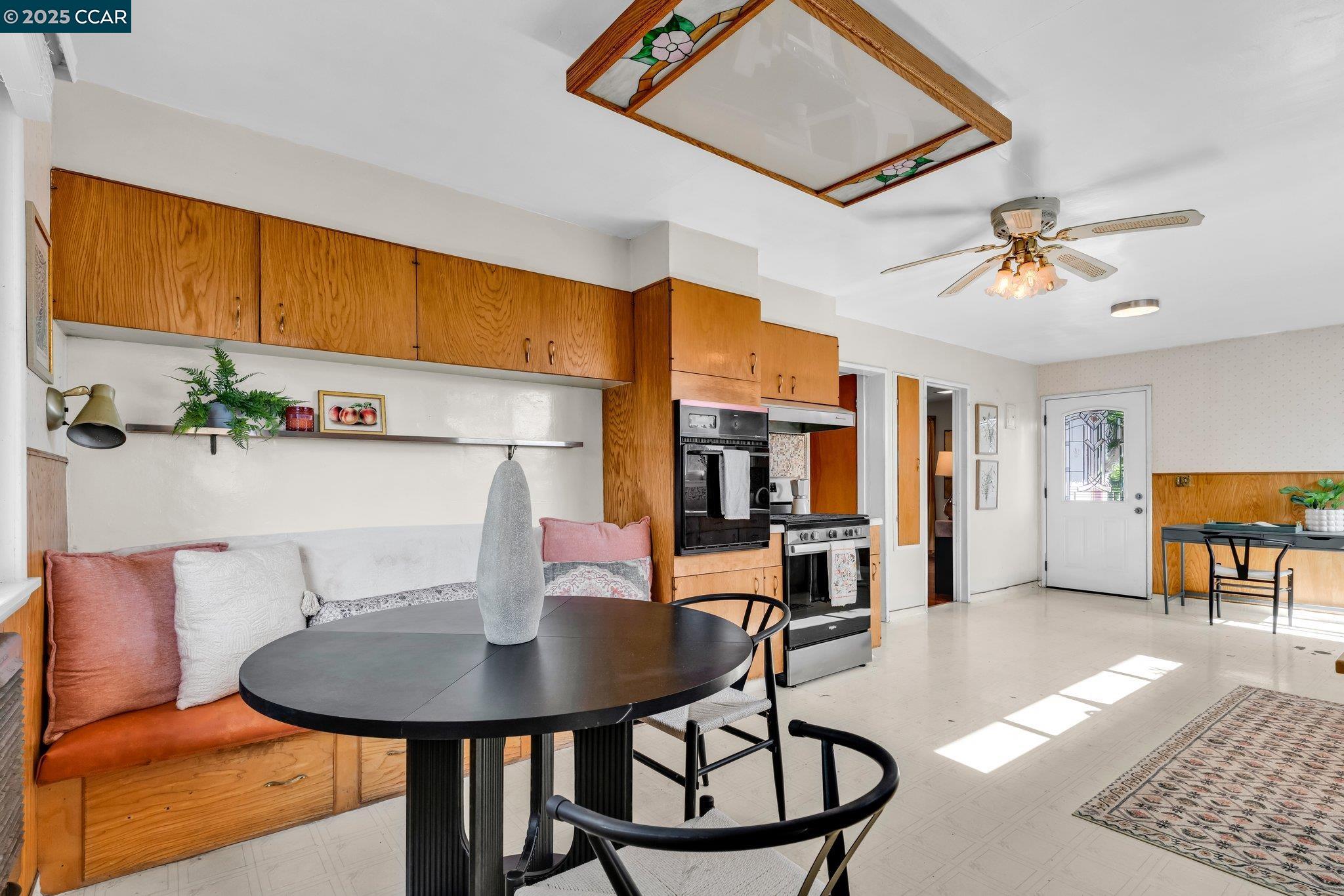 Detail Gallery Image 18 of 60 For 139 Arlington Ave, Kensington,  CA 94707 - 3 Beds | 2 Baths