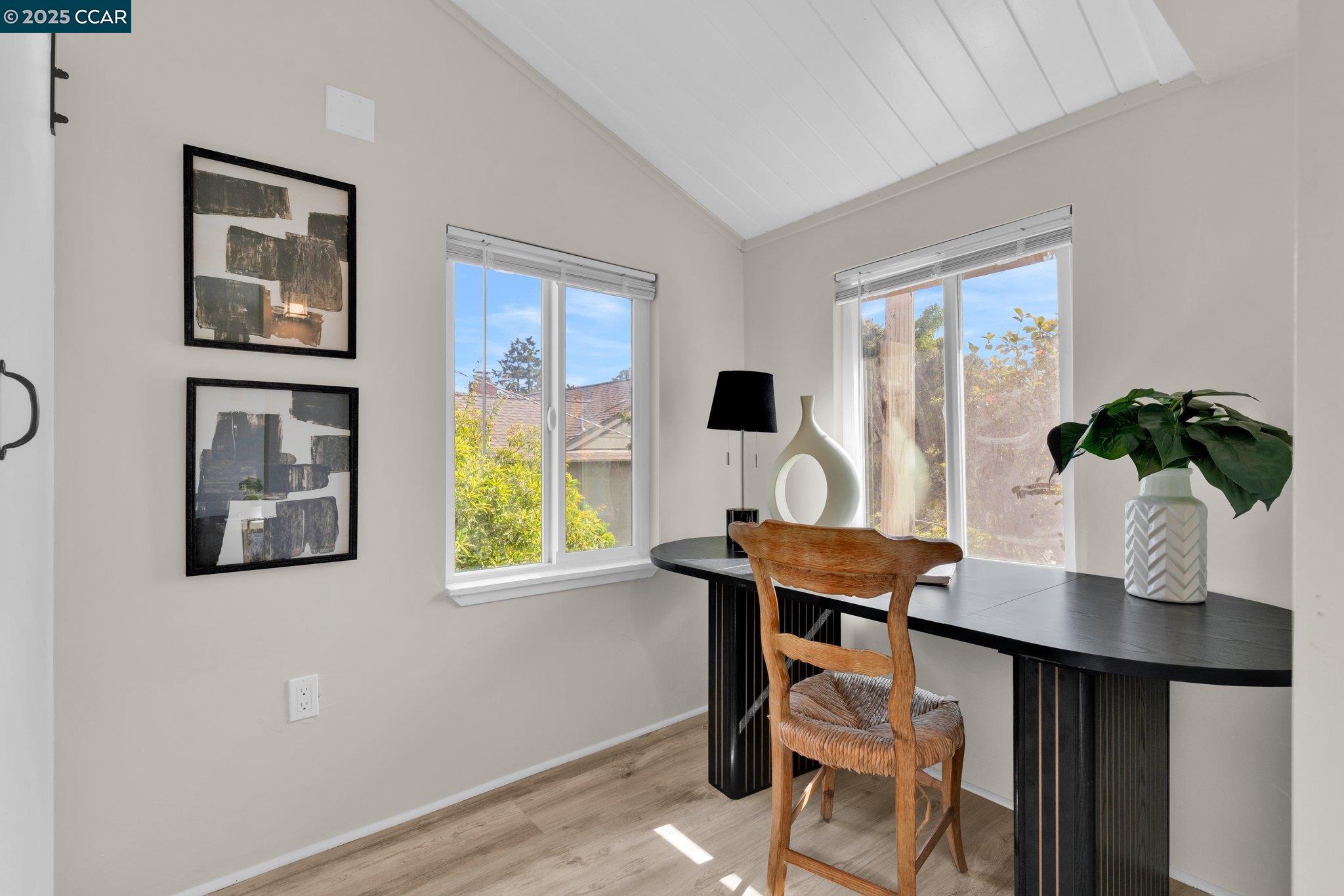 Detail Gallery Image 19 of 60 For 139 Arlington Ave, Kensington,  CA 94707 - 3 Beds | 2 Baths