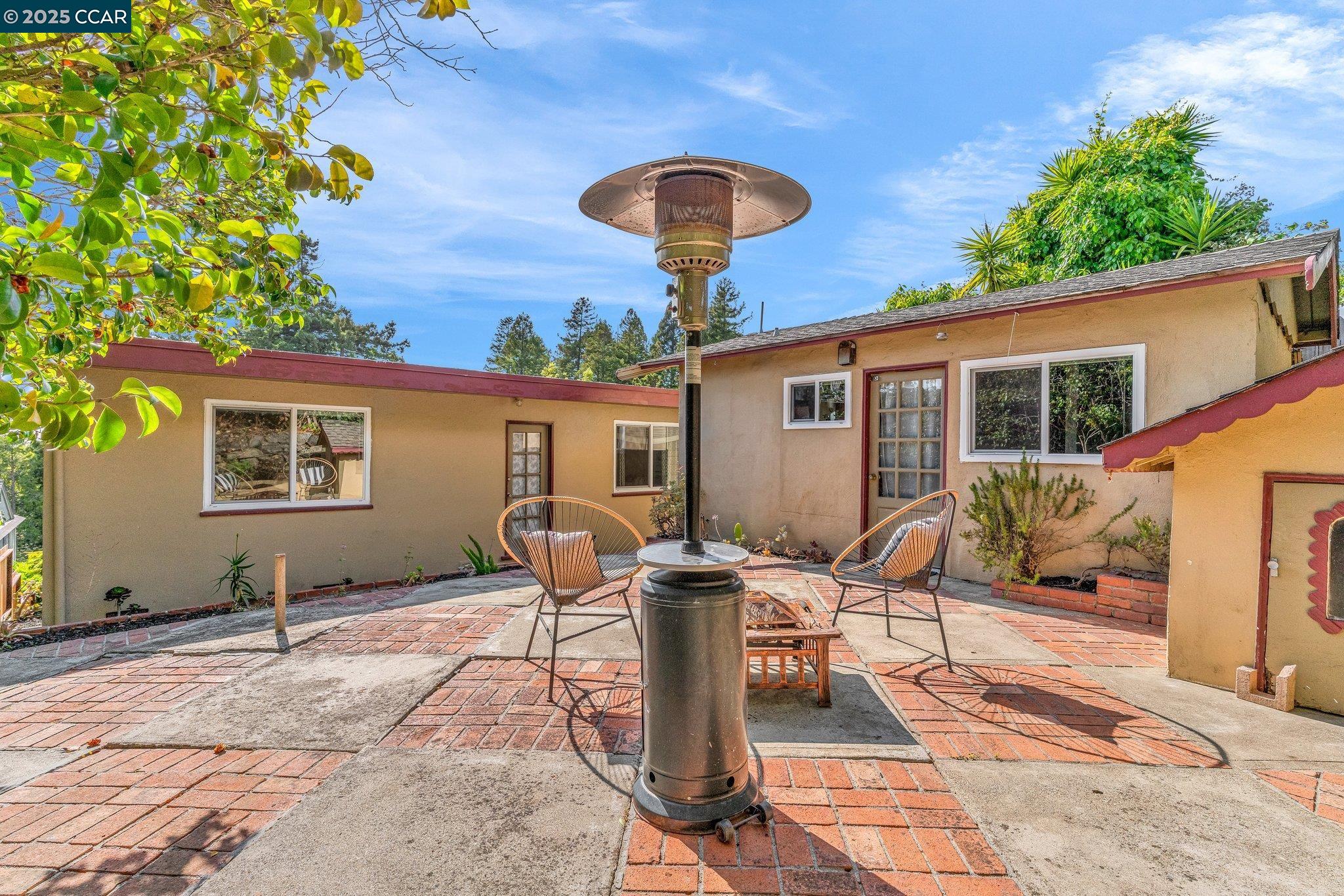 Detail Gallery Image 37 of 60 For 139 Arlington Ave, Kensington,  CA 94707 - 3 Beds | 2 Baths