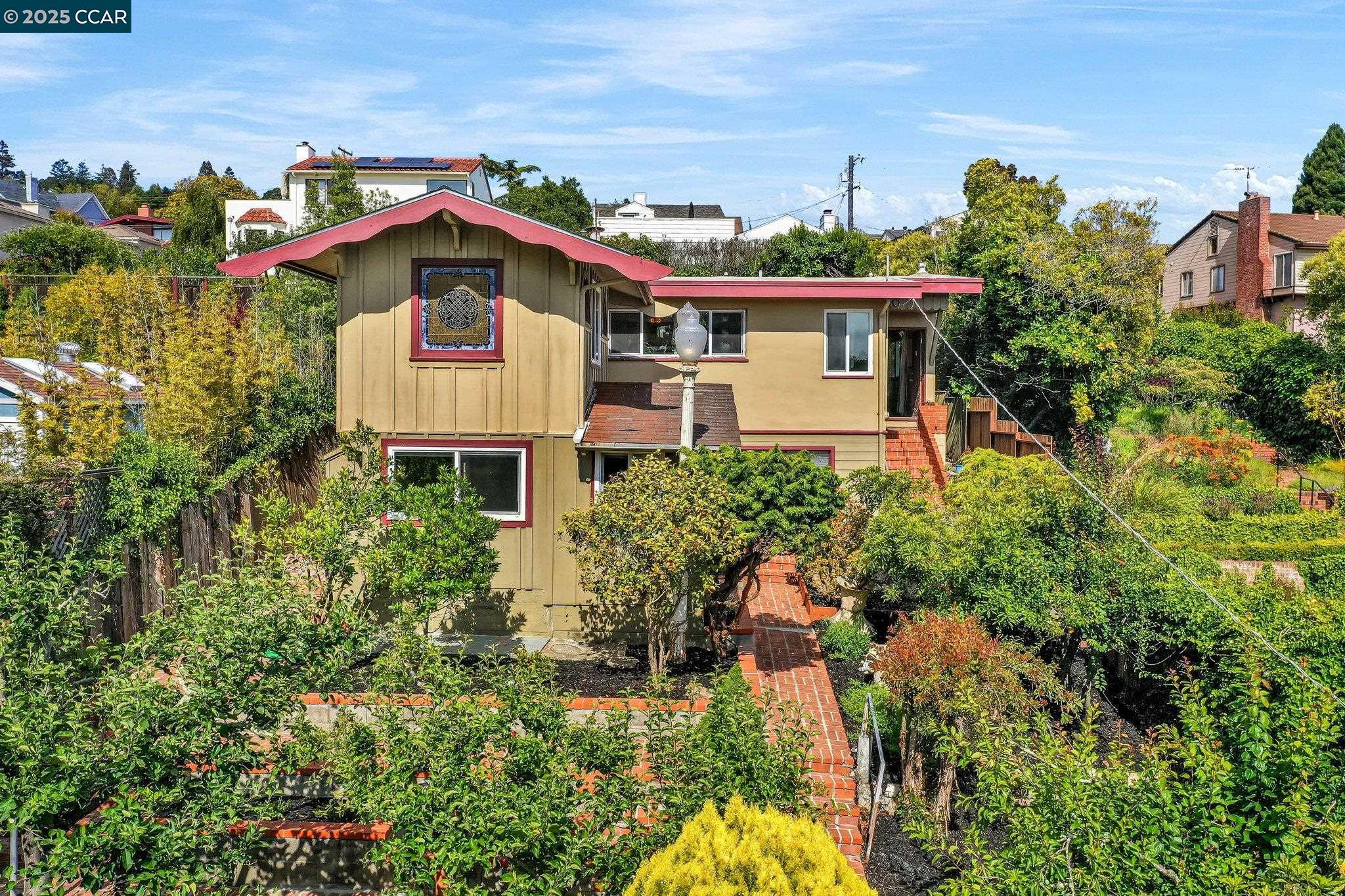 Detail Gallery Image 40 of 60 For 139 Arlington Ave, Kensington,  CA 94707 - 3 Beds | 2 Baths