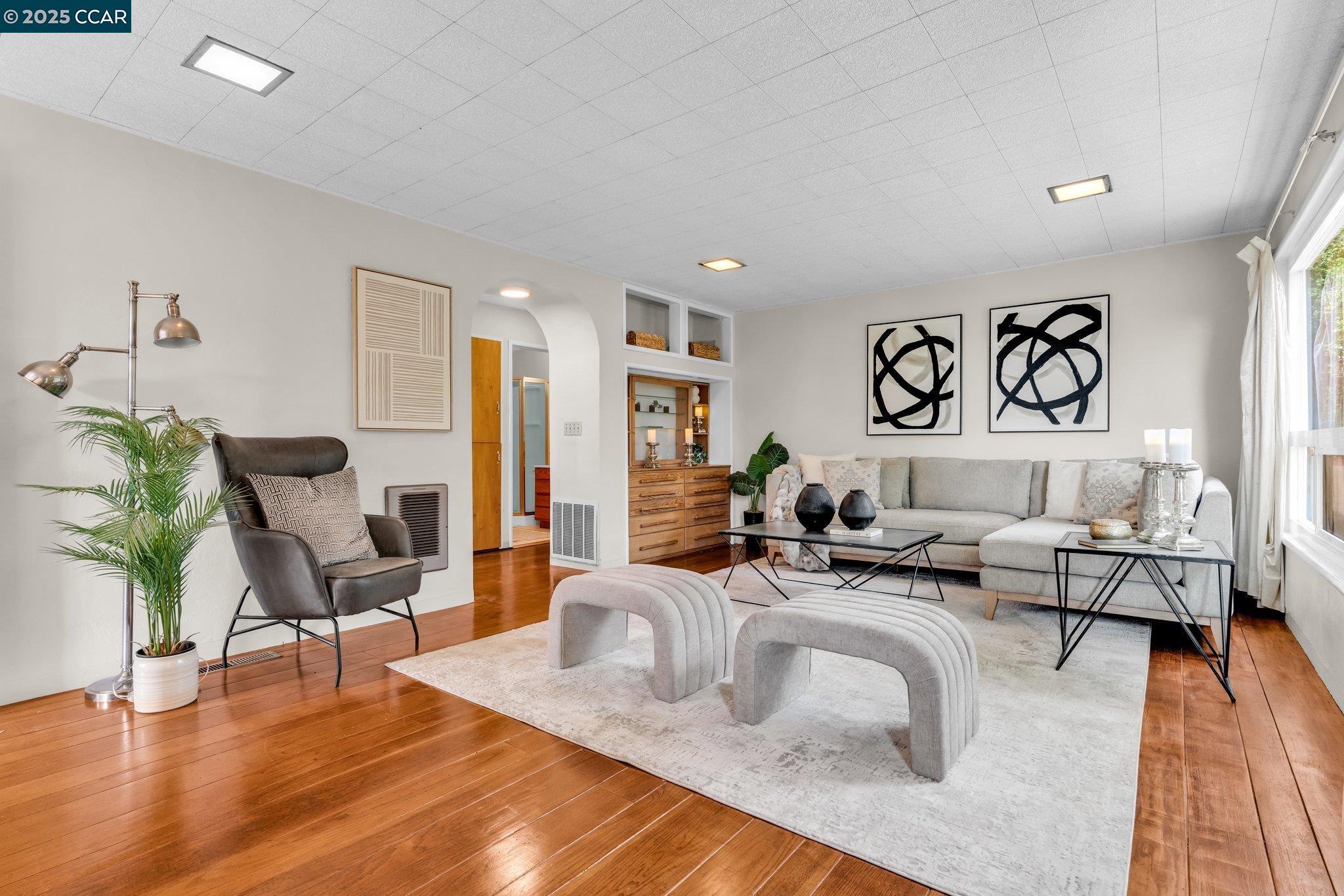Detail Gallery Image 5 of 60 For 139 Arlington Ave, Kensington,  CA 94707 - 3 Beds | 2 Baths
