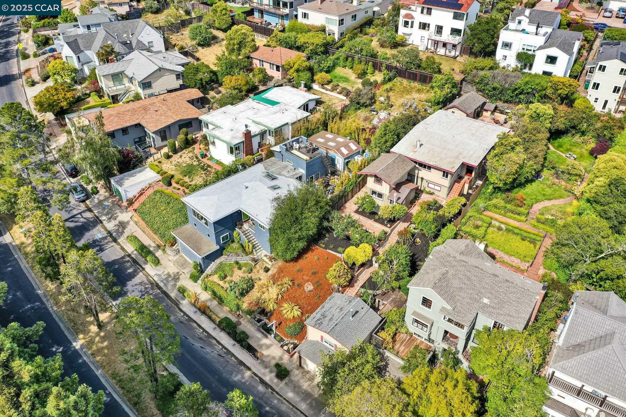 Detail Gallery Image 49 of 60 For 139 Arlington Ave, Kensington,  CA 94707 - 3 Beds | 2 Baths