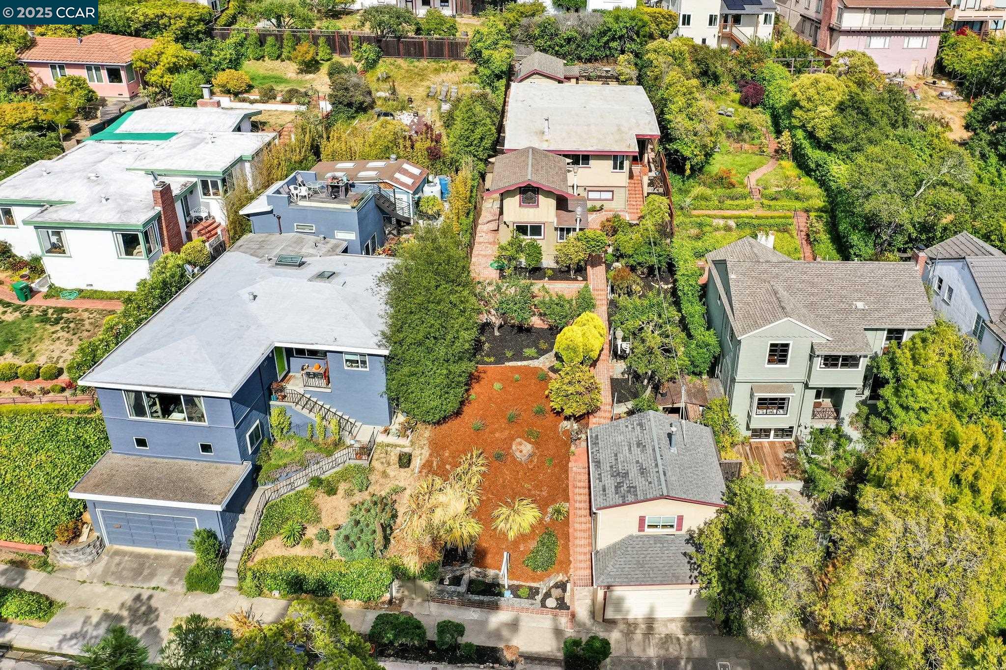 Detail Gallery Image 50 of 60 For 139 Arlington Ave, Kensington,  CA 94707 - 3 Beds | 2 Baths