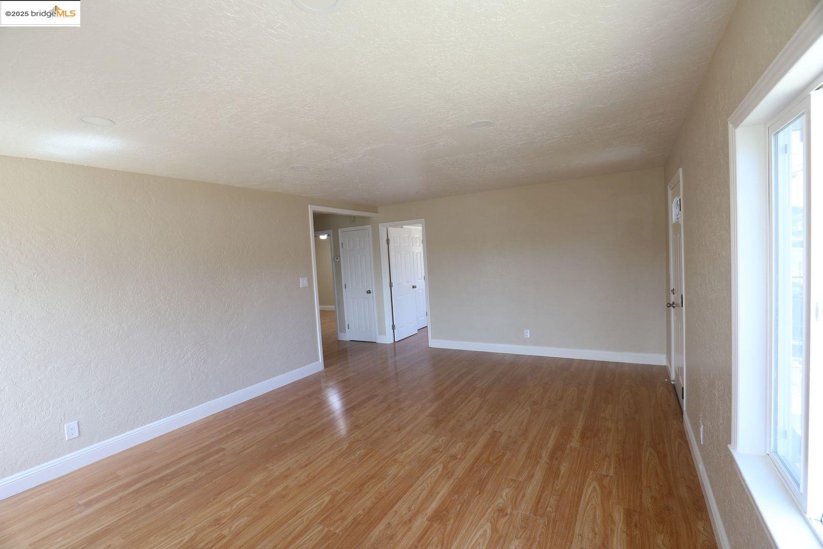 Detail Gallery Image 19 of 28 For 680 Sunset Blvd, Hayward,  CA 94541 - 5 Beds | 3 Baths