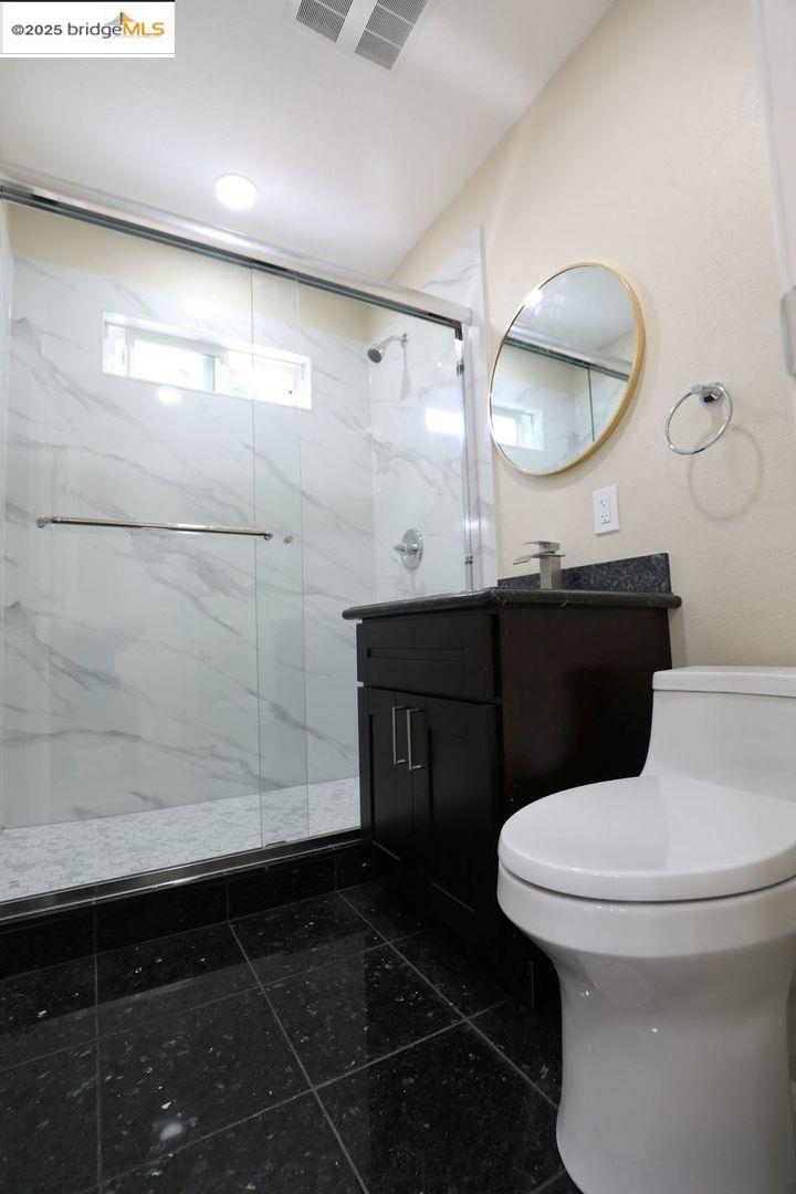 Detail Gallery Image 21 of 28 For 680 Sunset Blvd, Hayward,  CA 94541 - 5 Beds | 3 Baths