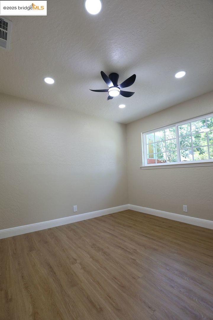Detail Gallery Image 22 of 28 For 680 Sunset Blvd, Hayward,  CA 94541 - 5 Beds | 3 Baths