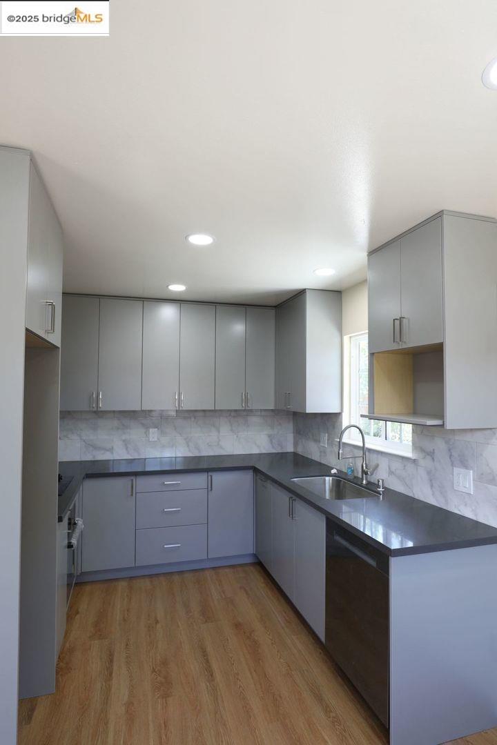 Detail Gallery Image 24 of 28 For 680 Sunset Blvd, Hayward,  CA 94541 - 5 Beds | 3 Baths