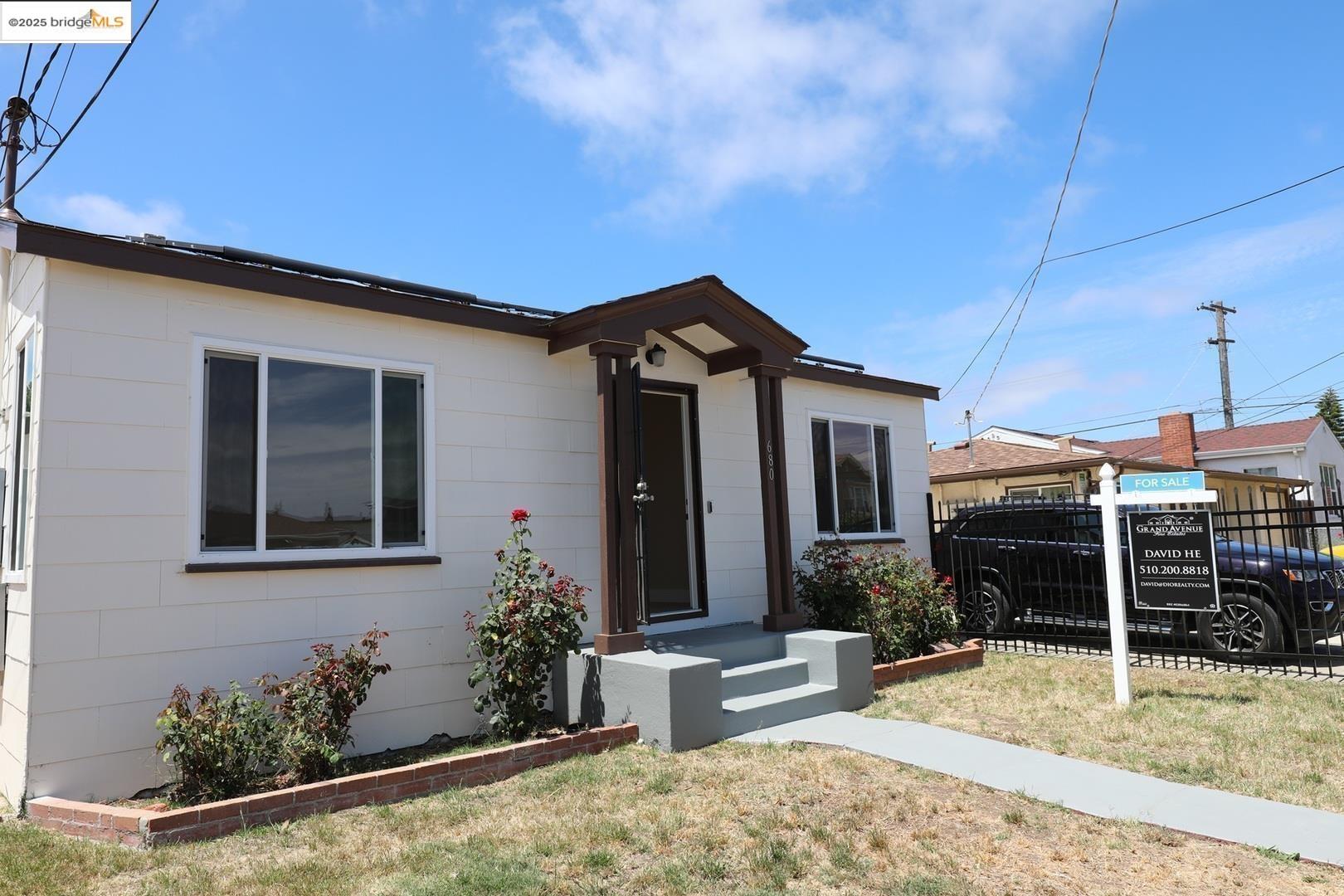 Detail Gallery Image 4 of 28 For 680 Sunset Blvd, Hayward,  CA 94541 - 5 Beds | 3 Baths