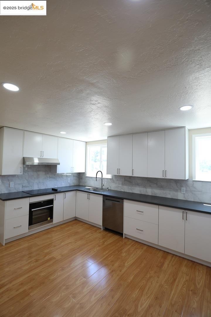 Detail Gallery Image 8 of 28 For 680 Sunset Blvd, Hayward,  CA 94541 - 5 Beds | 3 Baths
