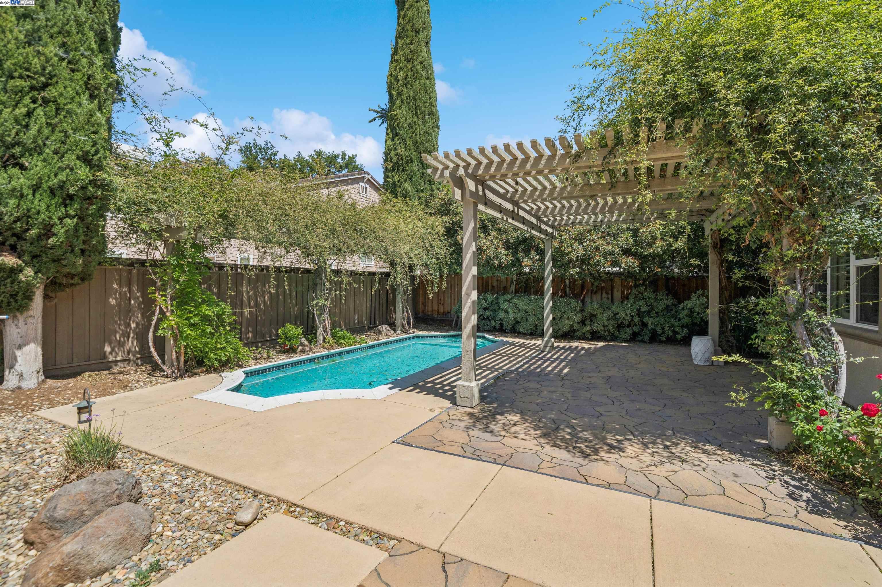 Detail Gallery Image 20 of 22 For 2089 Staghorn Way, Livermore,  CA 94550 - 6 Beds | 4 Baths