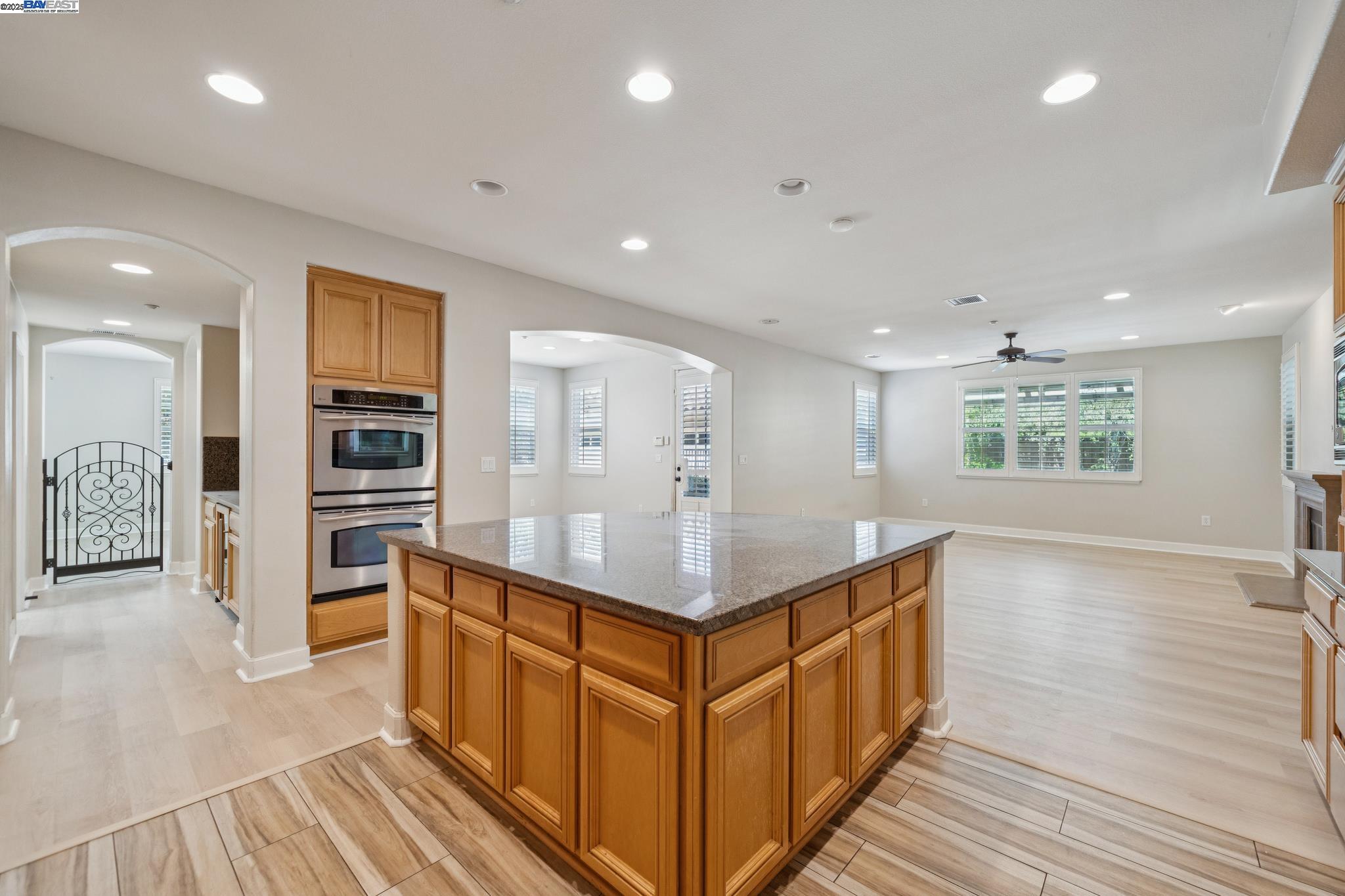 Detail Gallery Image 7 of 22 For 2089 Staghorn Way, Livermore,  CA 94550 - 6 Beds | 4 Baths
