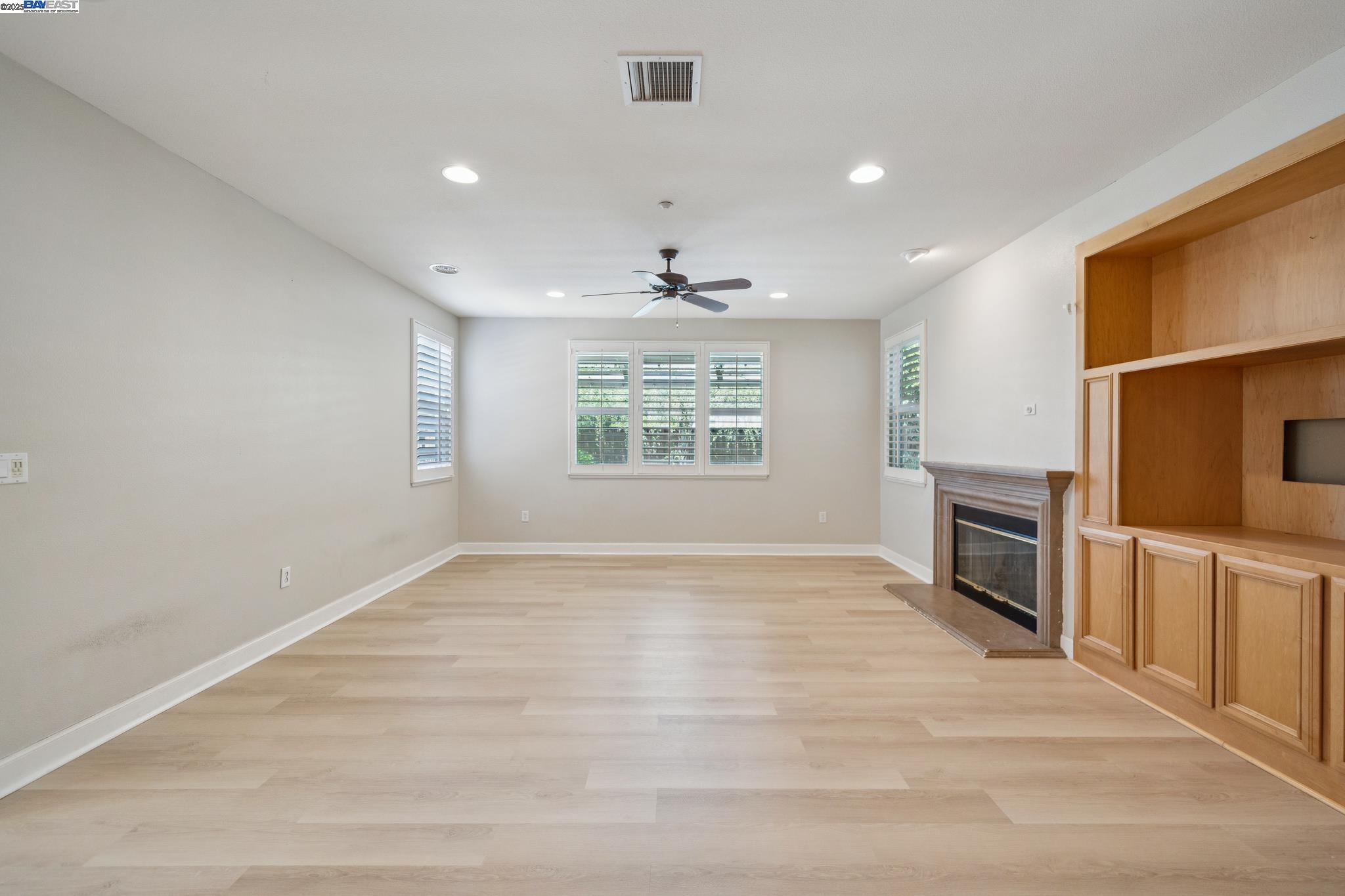 Detail Gallery Image 8 of 22 For 2089 Staghorn Way, Livermore,  CA 94550 - 6 Beds | 4 Baths