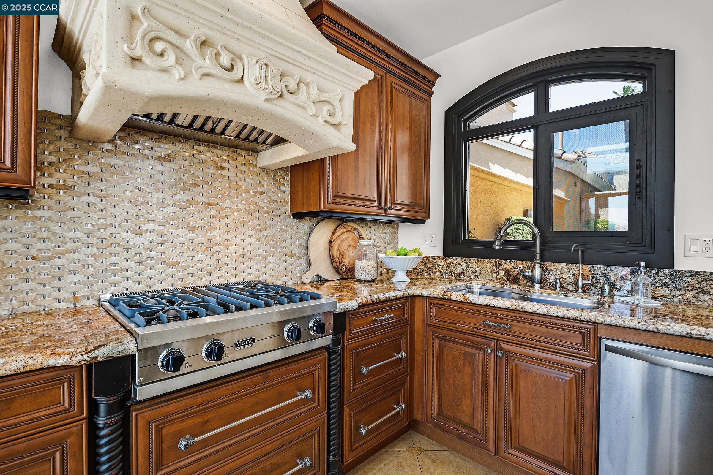 Detail Gallery Image 10 of 51 For 150 Cortona Dr, San Ramon,  CA 94582 - 3 Beds | 2 Baths