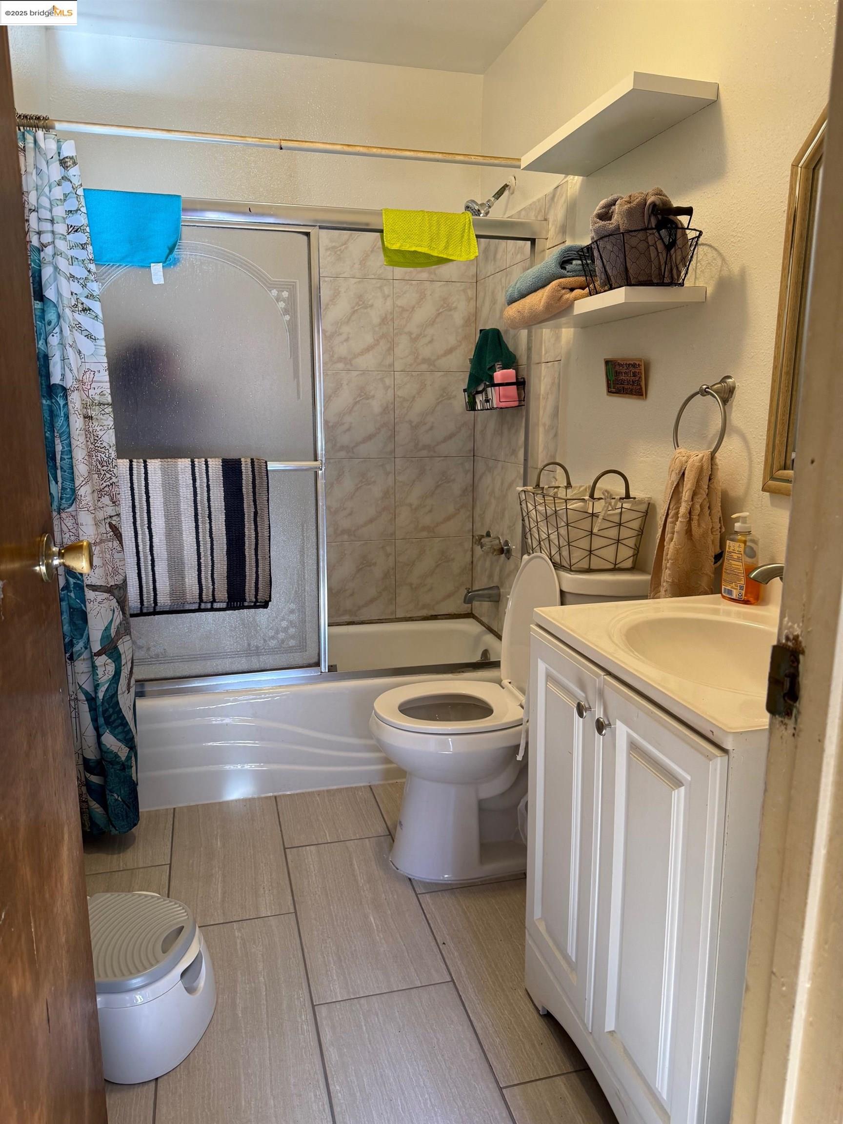 Detail Gallery Image 3 of 13 For 617 16th St., Richmond,  CA 94801 - – Beds | – Baths