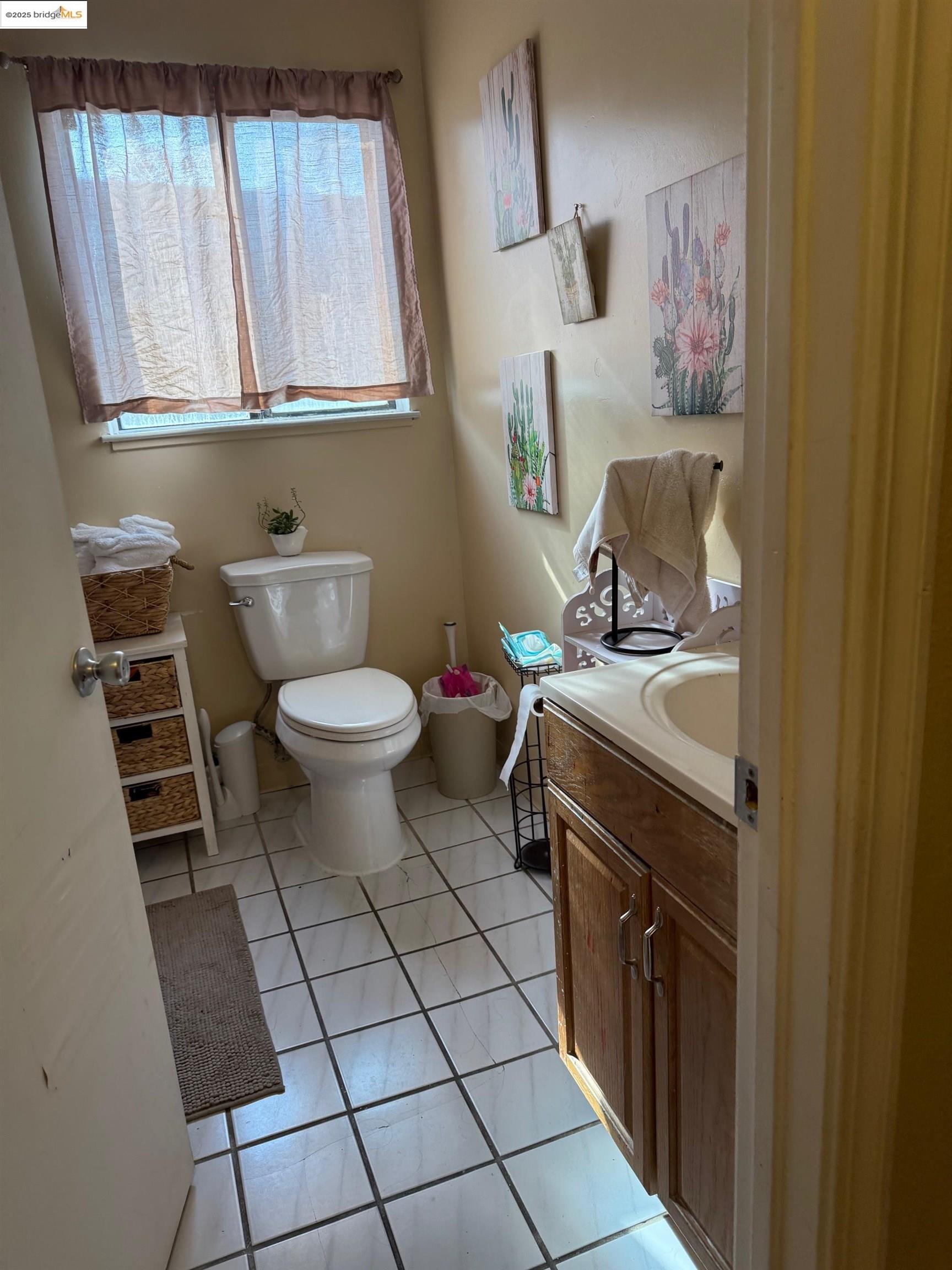 Detail Gallery Image 8 of 13 For 617 16th St., Richmond,  CA 94801 - – Beds | – Baths