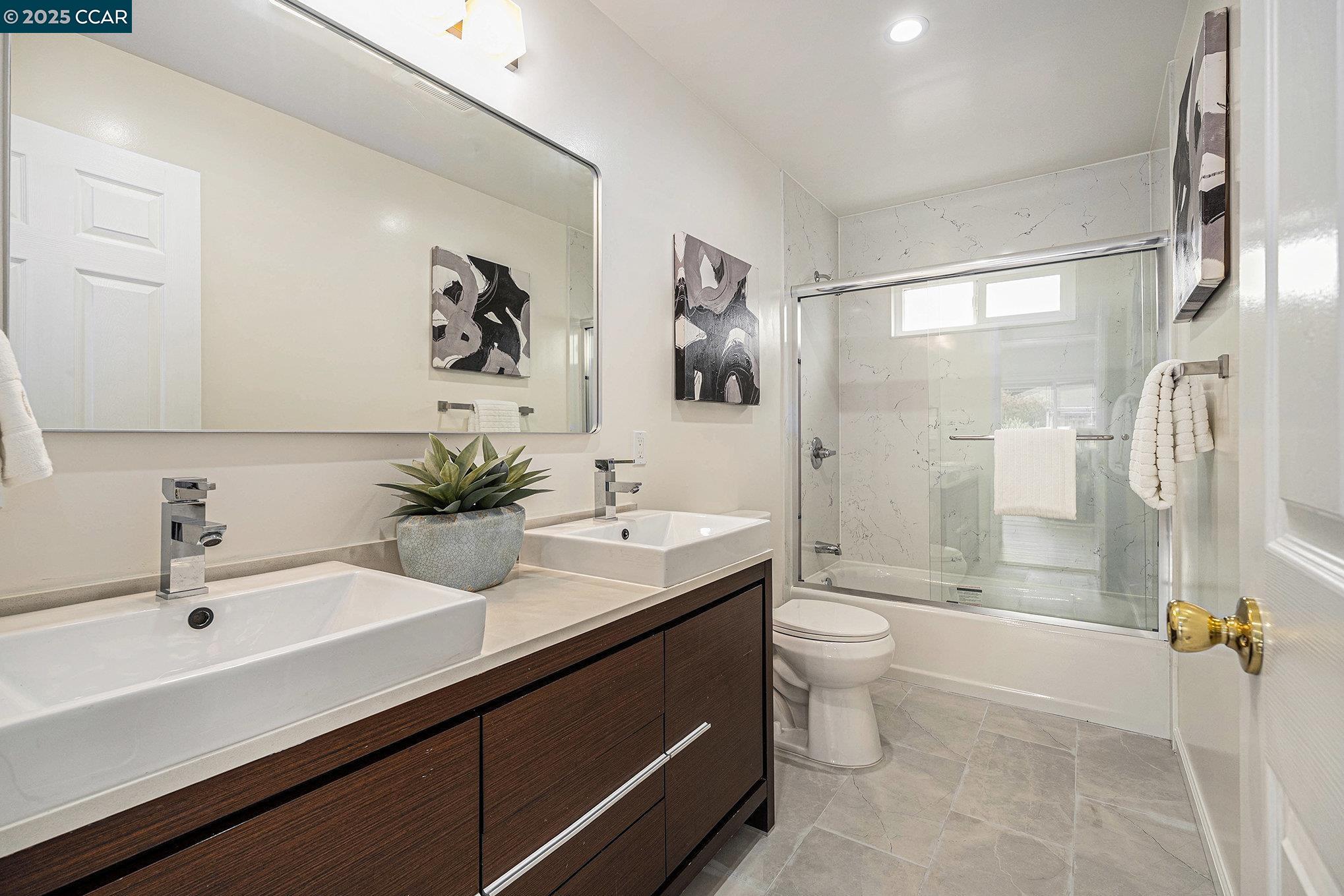 Detail Gallery Image 11 of 20 For 459 Phelps St, Oakland,  CA 94603 - 3 Beds | 1 Baths