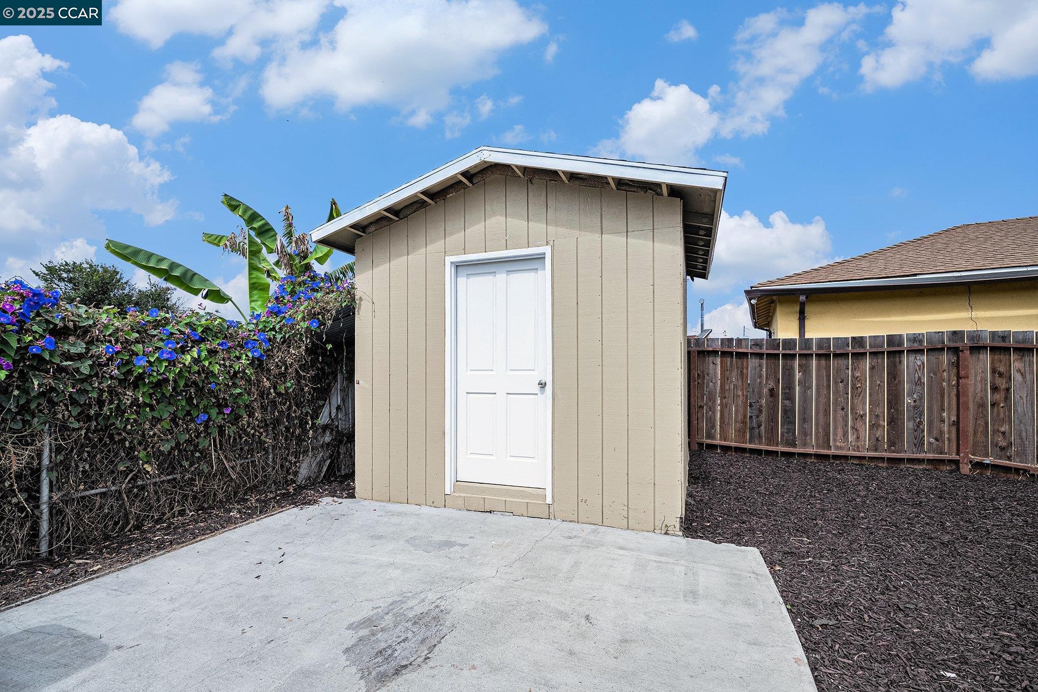 Detail Gallery Image 17 of 20 For 459 Phelps St, Oakland,  CA 94603 - 3 Beds | 1 Baths