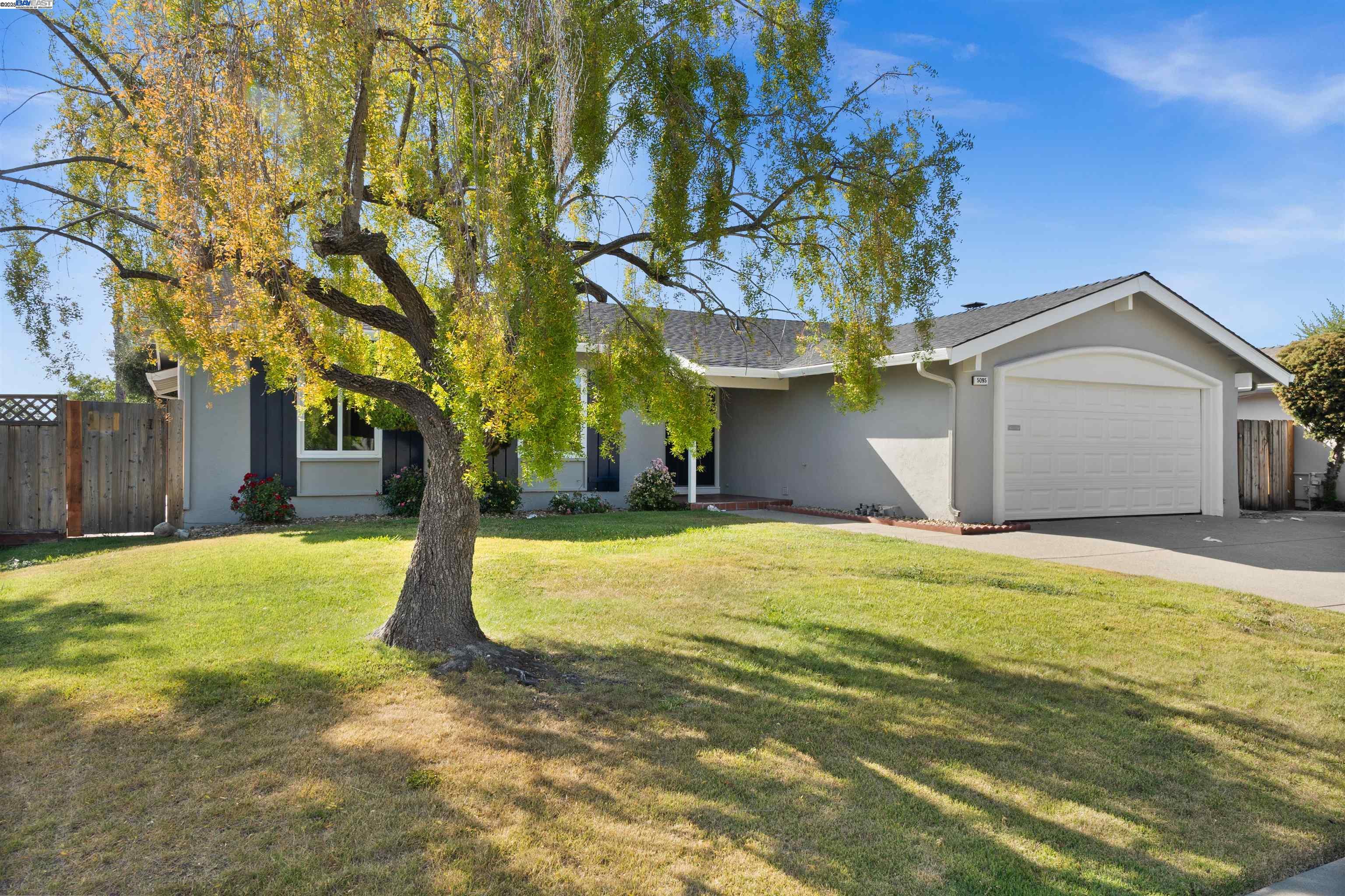 Detail Gallery Image 2 of 31 For 5095 Nottingham Ct, Newark,  CA 94560 - 3 Beds | 2 Baths