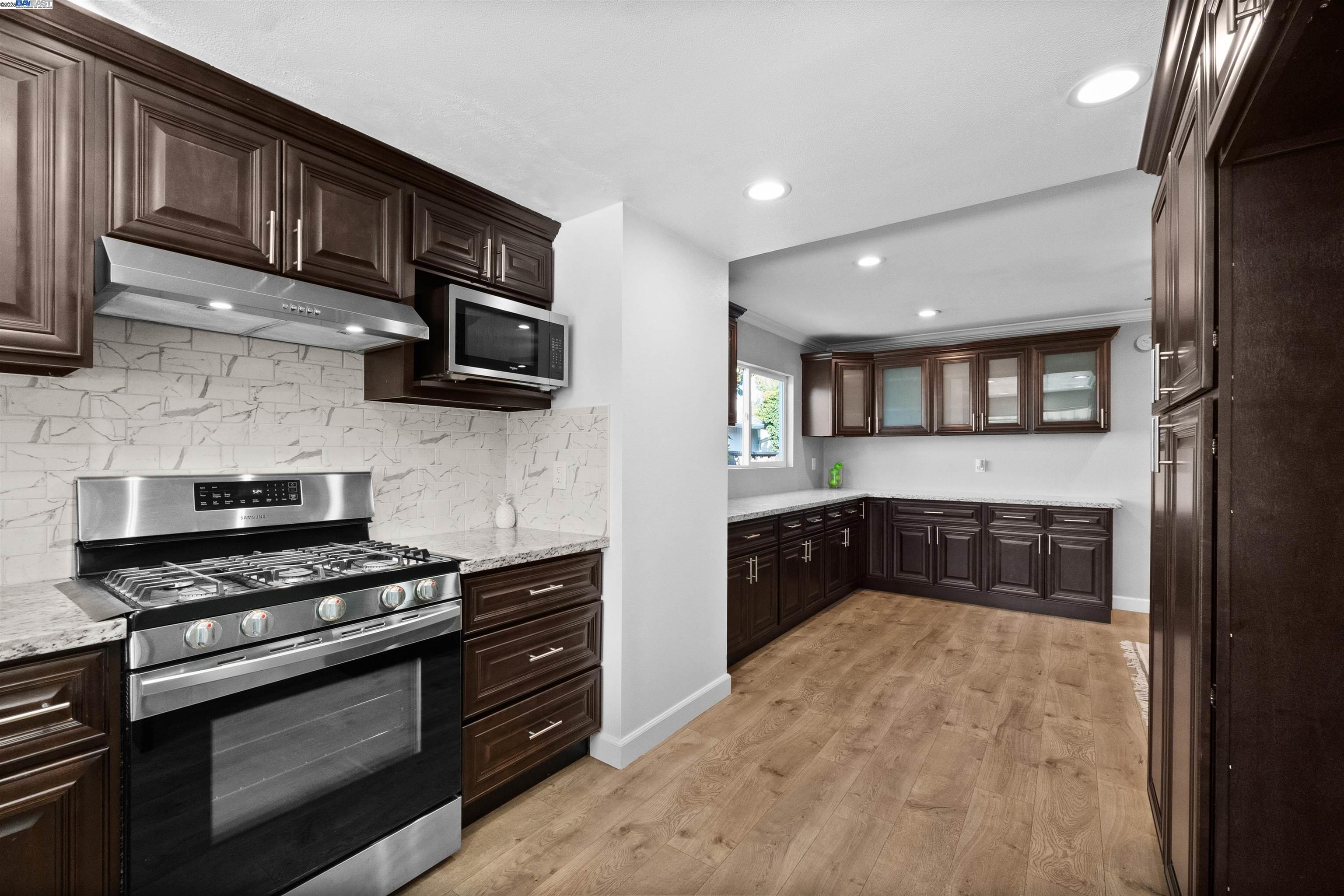 Detail Gallery Image 5 of 31 For 5095 Nottingham Ct, Newark,  CA 94560 - 3 Beds | 2 Baths