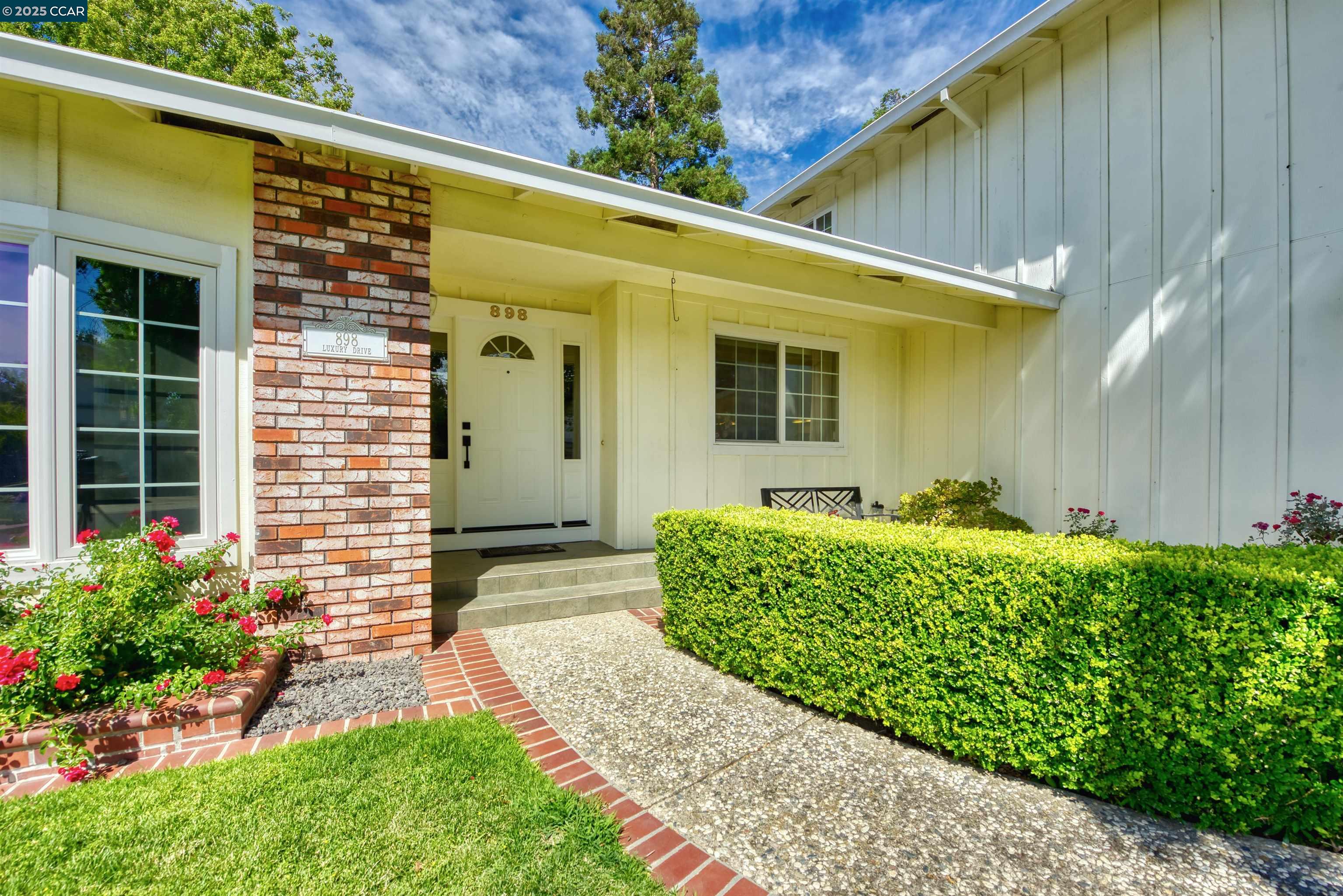 Detail Gallery Image 3 of 56 For 898 Luxury Dr, Concord,  CA 94518 - 4 Beds | 2/1 Baths