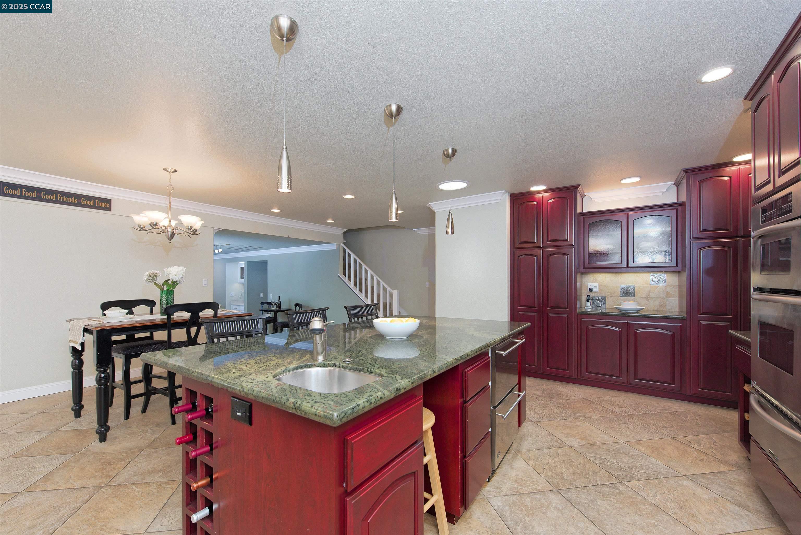 Detail Gallery Image 10 of 56 For 898 Luxury Dr, Concord,  CA 94518 - 4 Beds | 2/1 Baths