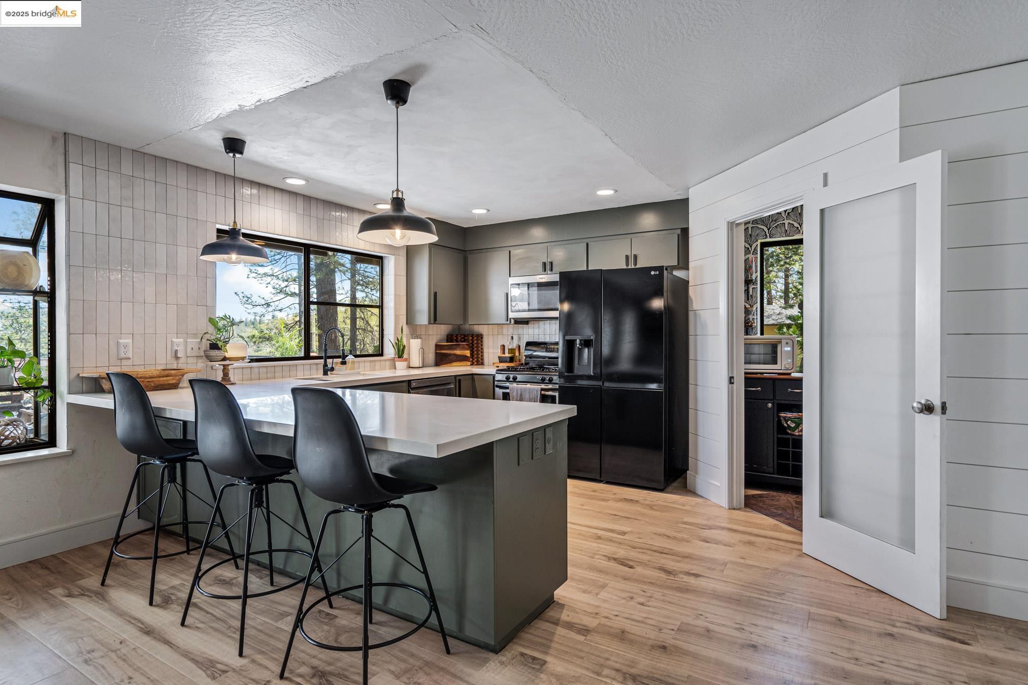 Detail Gallery Image 8 of 48 For 21034 Morgan Dr, Groveland,  CA 95321 - 4 Beds | 3/1 Baths