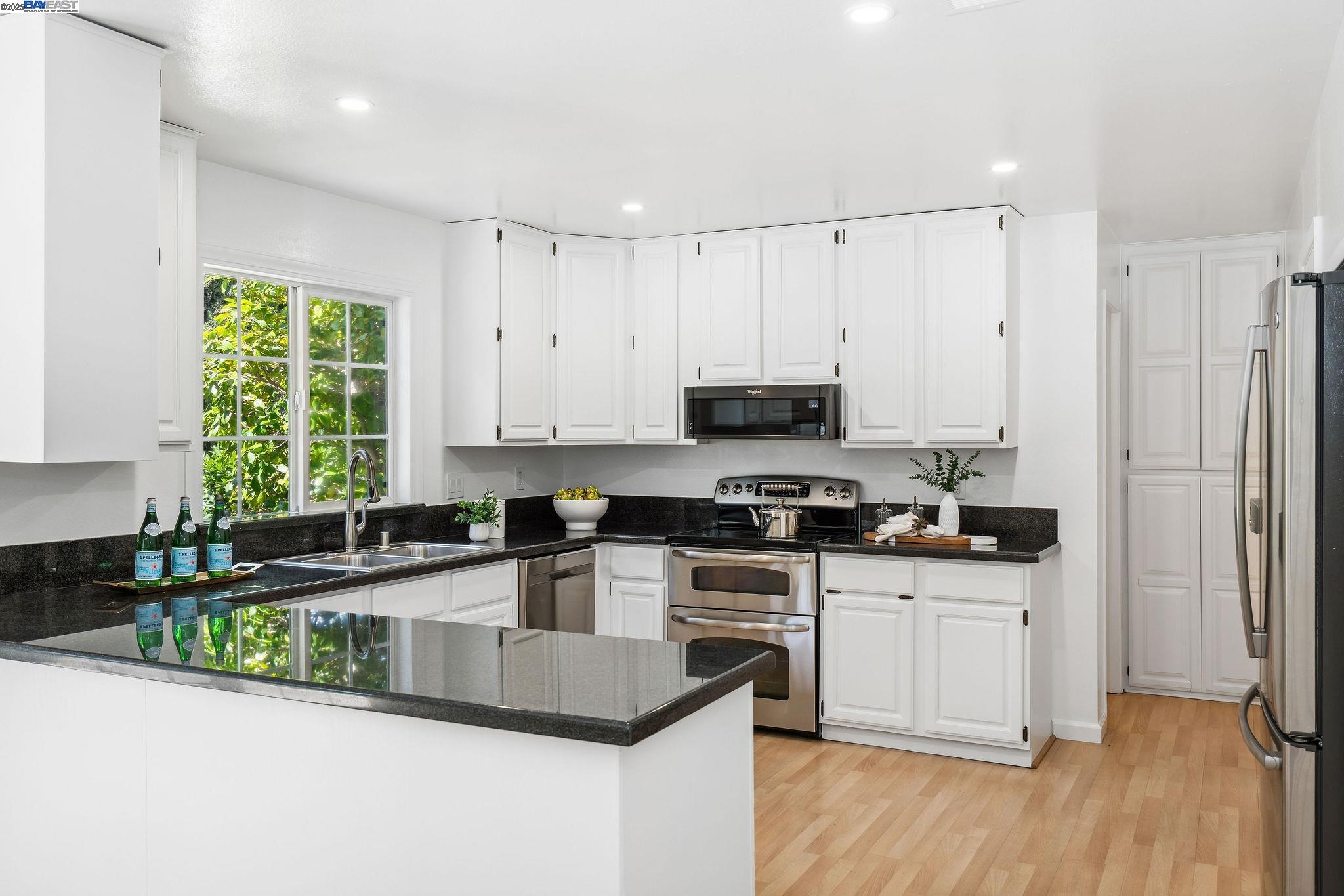 Detail Gallery Image 15 of 38 For 7299 Elba Ct, Dublin,  CA 94568 - 3 Beds | 2/1 Baths
