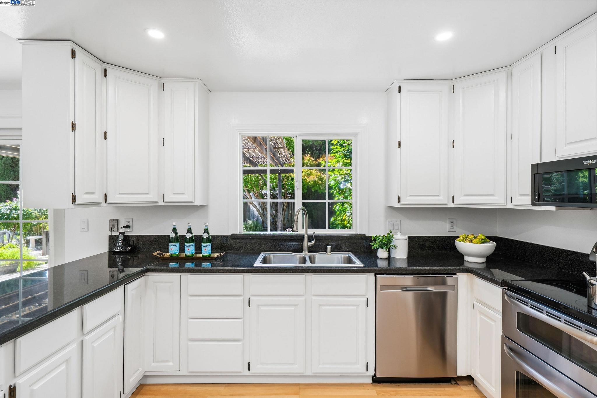 Detail Gallery Image 17 of 38 For 7299 Elba Ct, Dublin,  CA 94568 - 3 Beds | 2/1 Baths