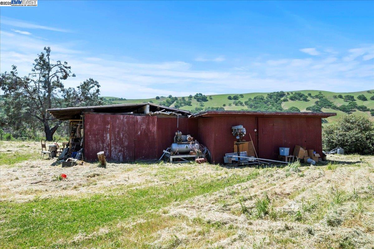 Detail Gallery Image 11 of 59 For 6400 Mines Rd, Livermore,  CA 94550 - 3 Beds | 2 Baths