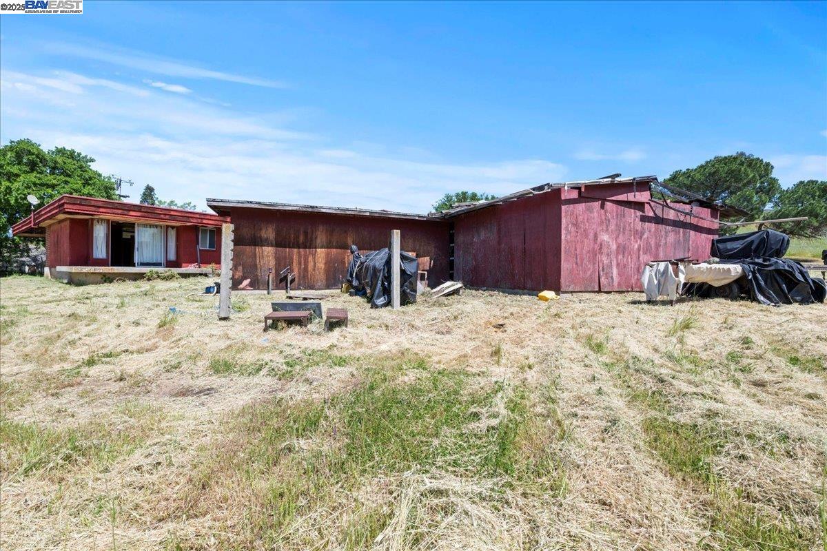 Detail Gallery Image 12 of 59 For 6400 Mines Rd, Livermore,  CA 94550 - 3 Beds | 2 Baths