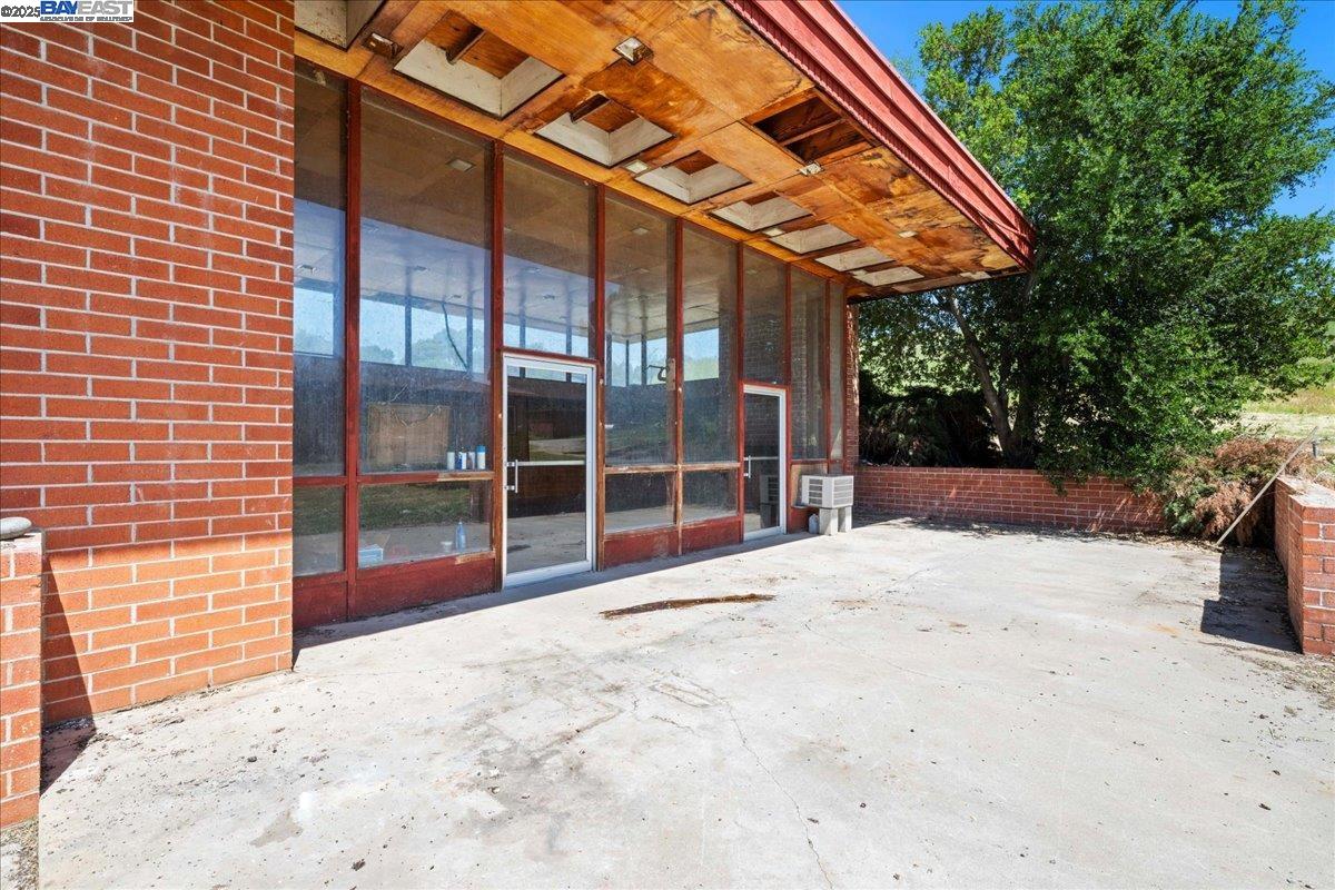 Detail Gallery Image 15 of 59 For 6400 Mines Rd, Livermore,  CA 94550 - 3 Beds | 2 Baths
