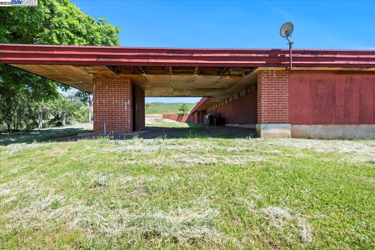 Detail Gallery Image 7 of 59 For 6400 Mines Rd, Livermore,  CA 94550 - 3 Beds | 2 Baths