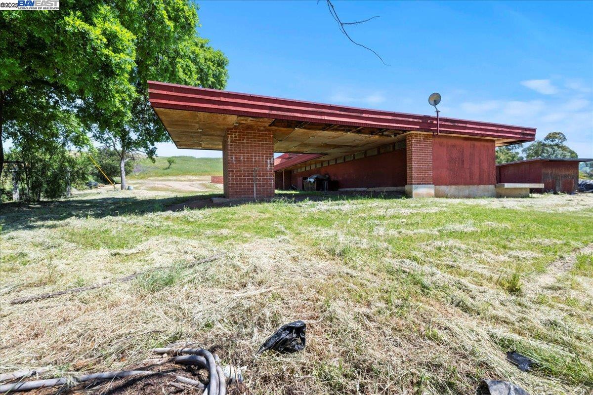 Detail Gallery Image 8 of 59 For 6400 Mines Rd, Livermore,  CA 94550 - 3 Beds | 2 Baths