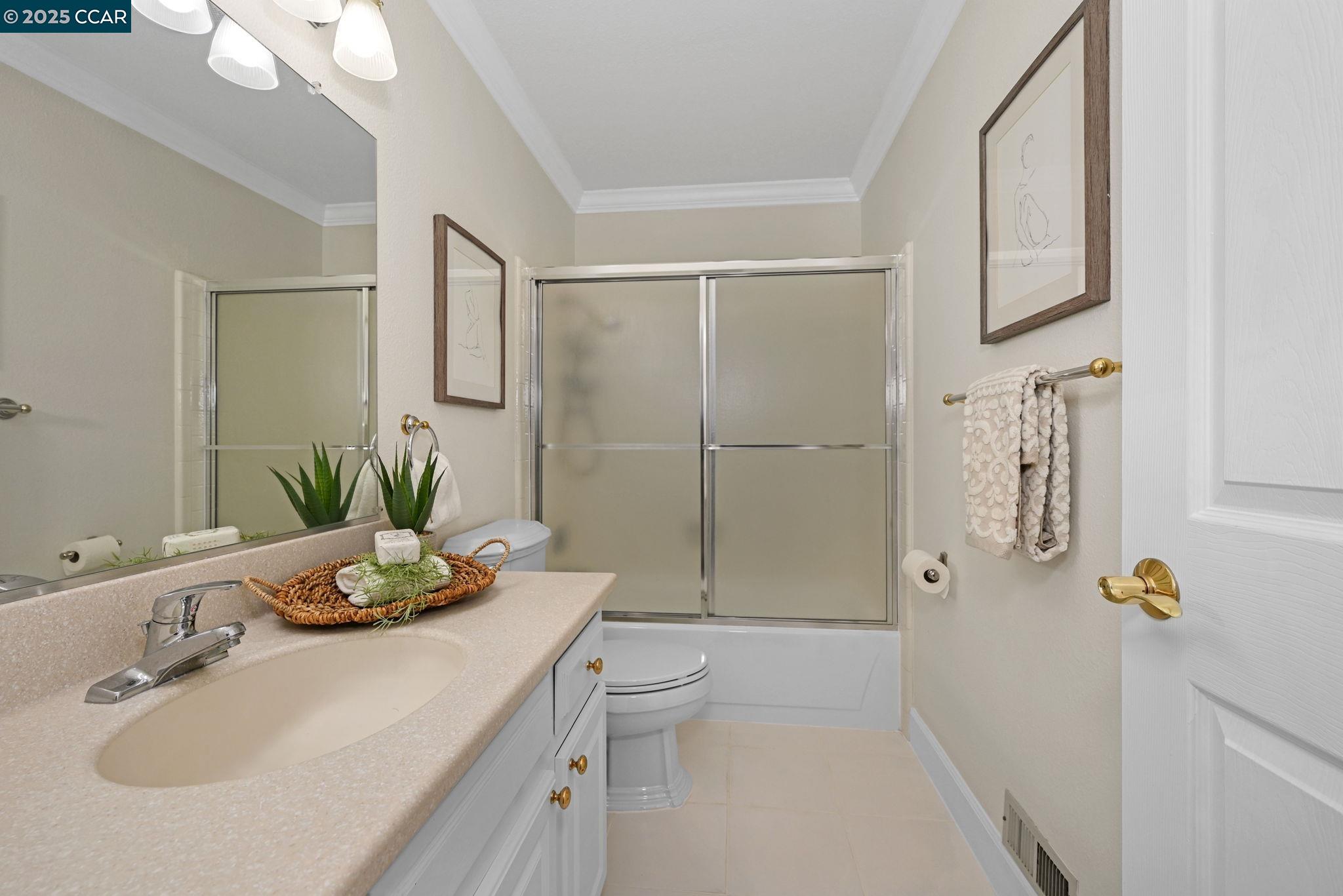 Detail Gallery Image 15 of 29 For 5040 Murchio Dr, Concord,  CA 94521-3638 - 3 Beds | 2 Baths