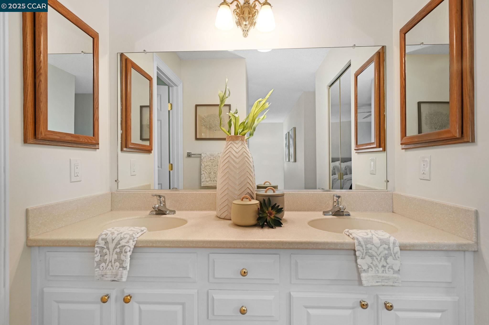 Detail Gallery Image 20 of 29 For 5040 Murchio Dr, Concord,  CA 94521-3638 - 3 Beds | 2 Baths